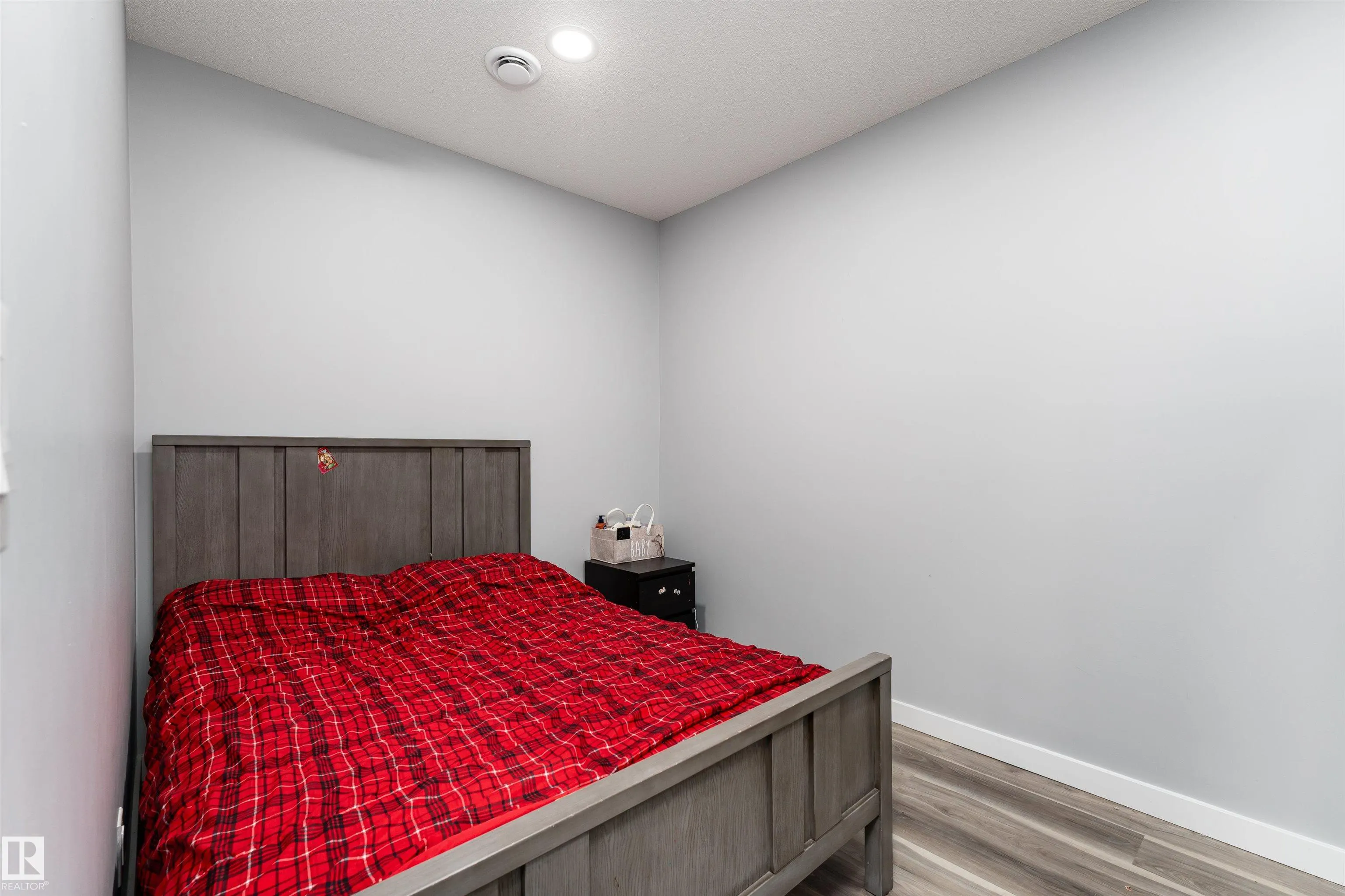 5710 CAUTLEY Crescent