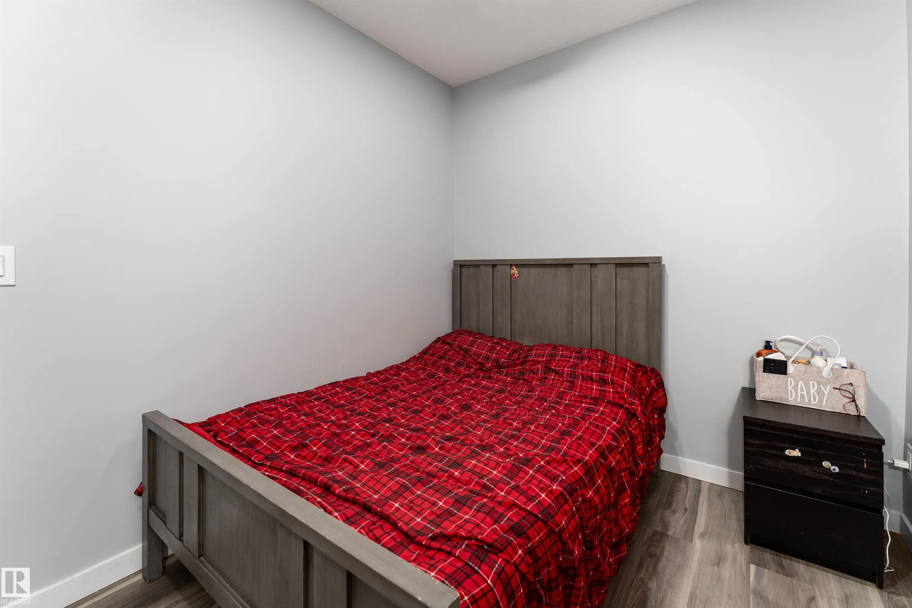 5710 CAUTLEY Crescent