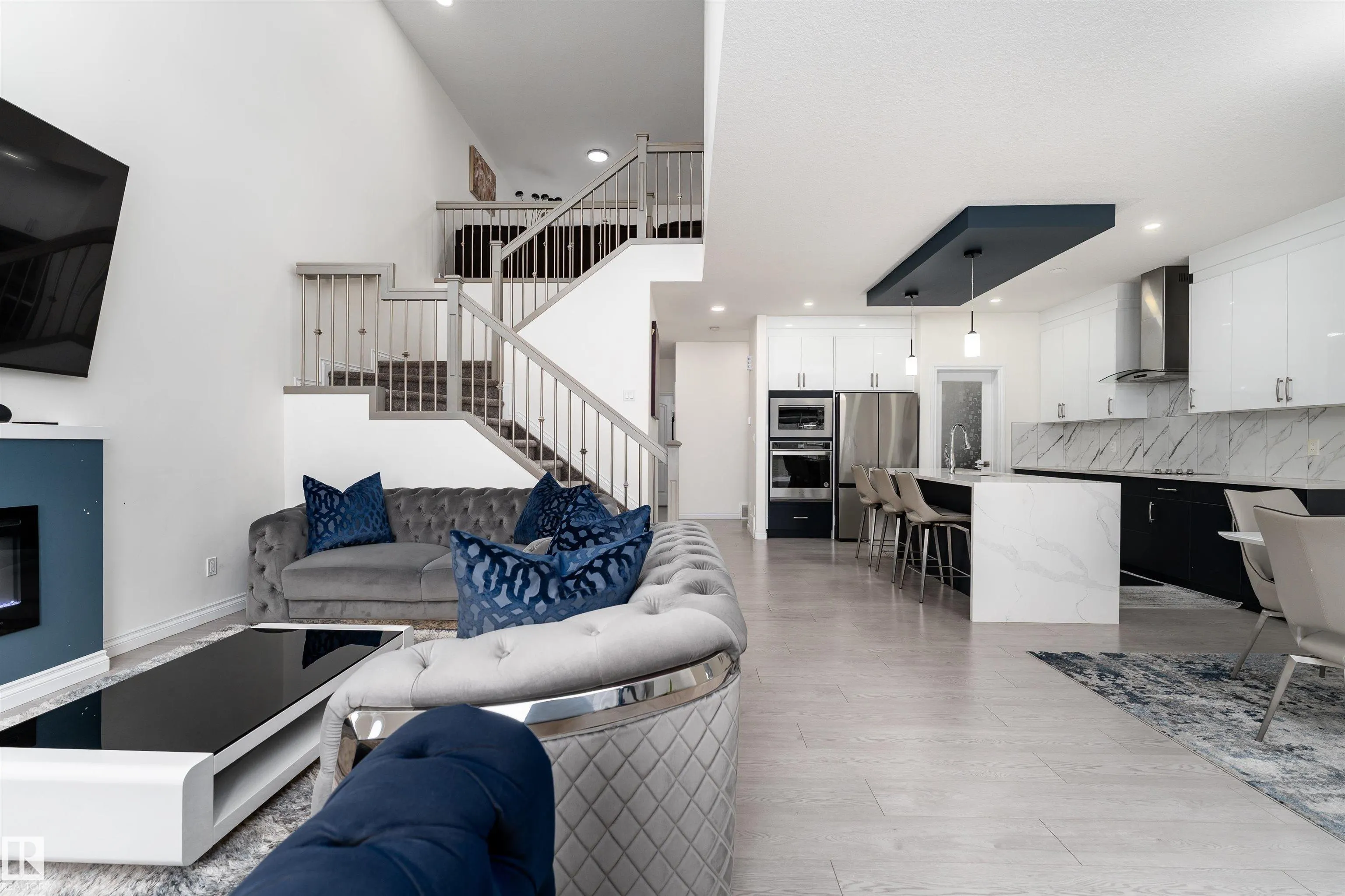 5710 CAUTLEY Crescent