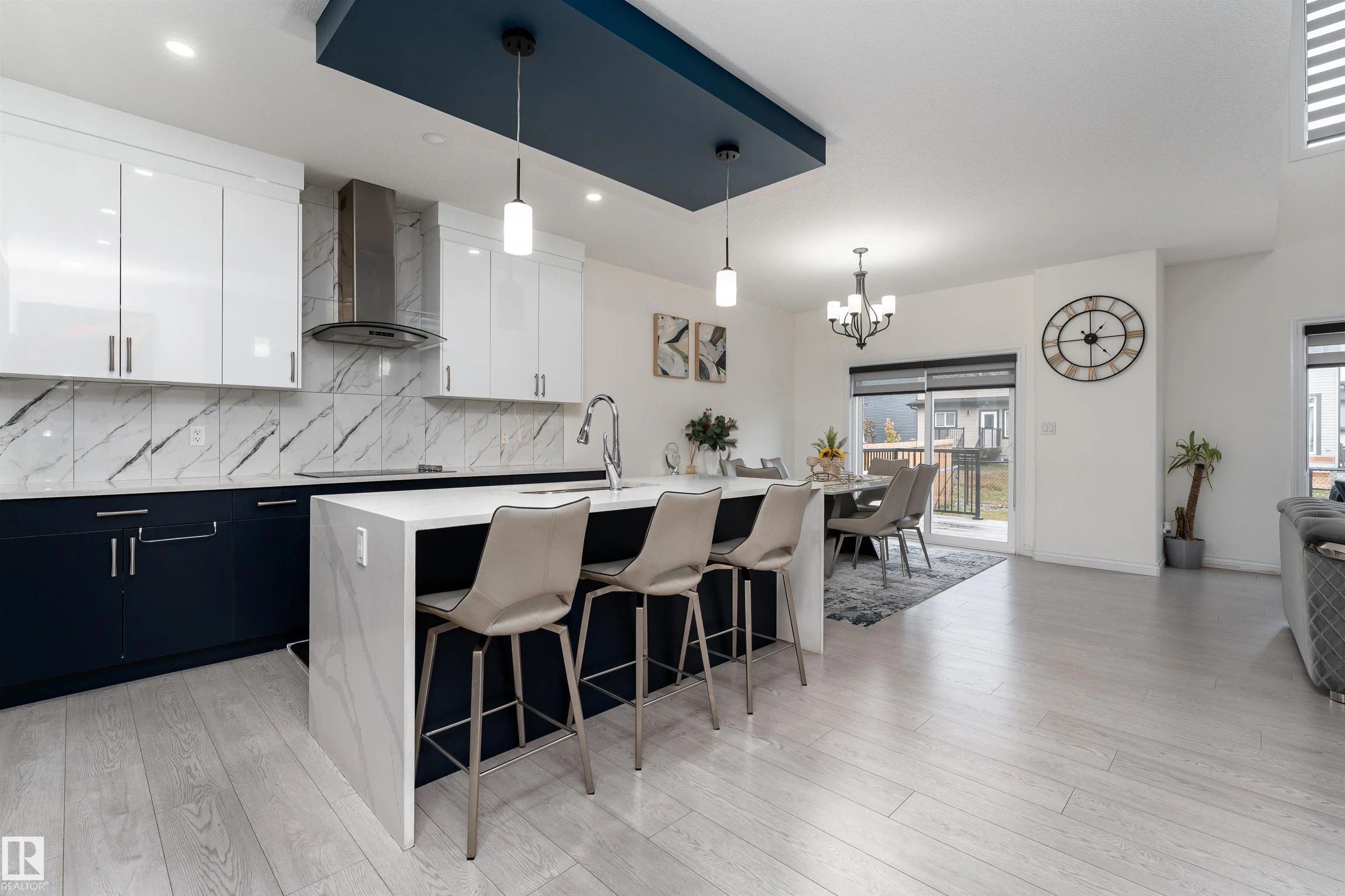 5710 CAUTLEY Crescent