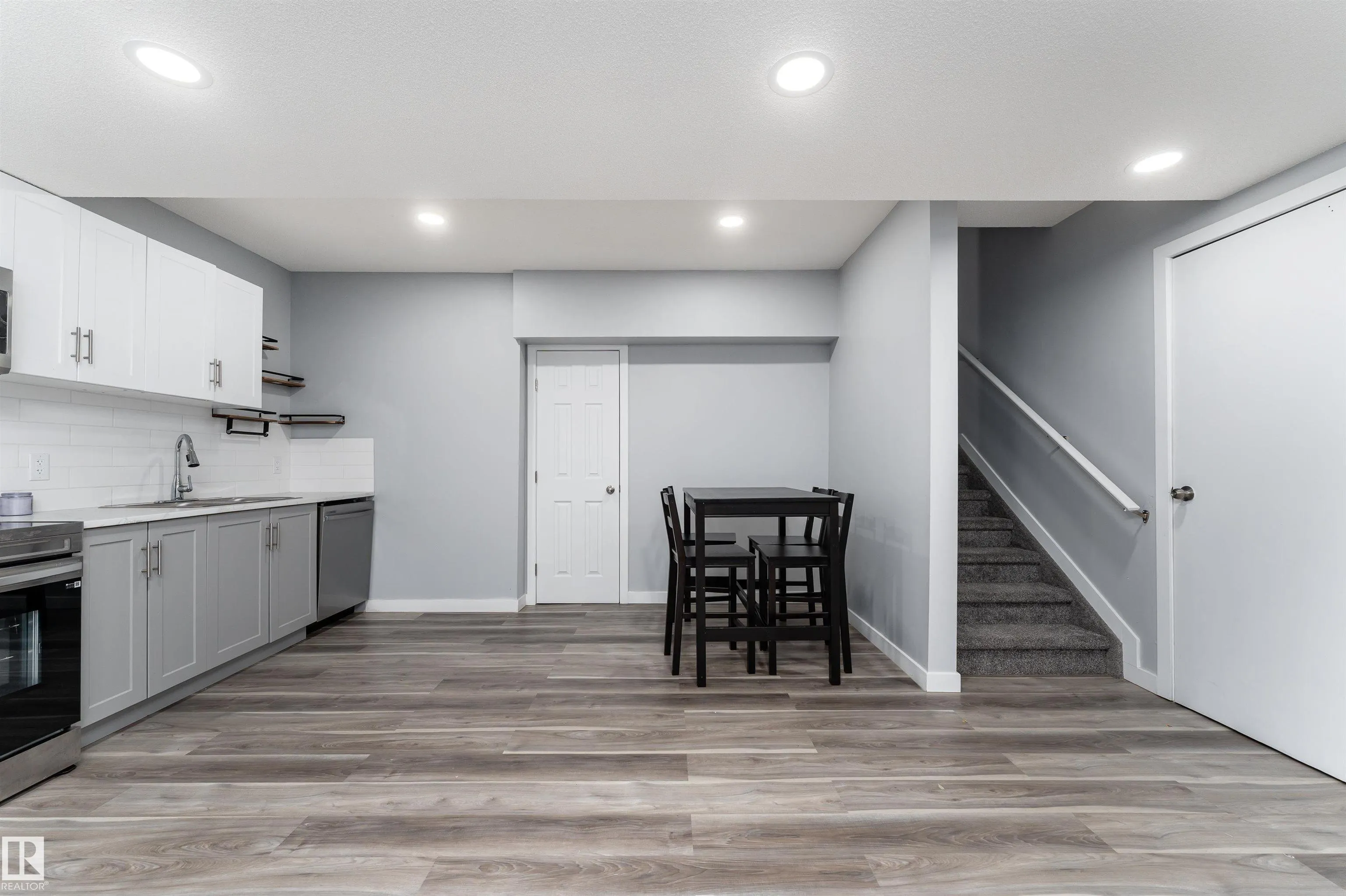 5710 CAUTLEY Crescent