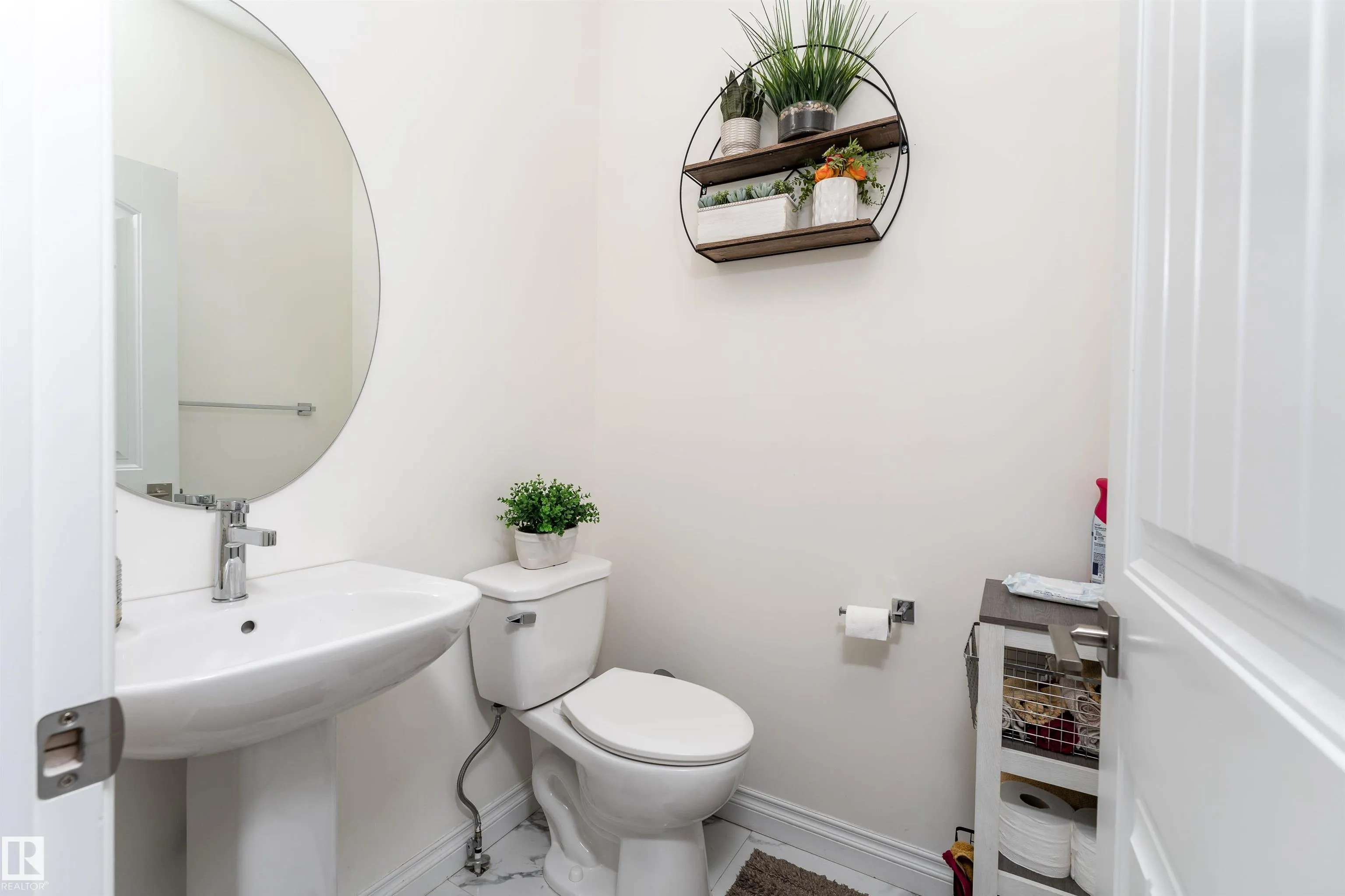 5710 CAUTLEY Crescent