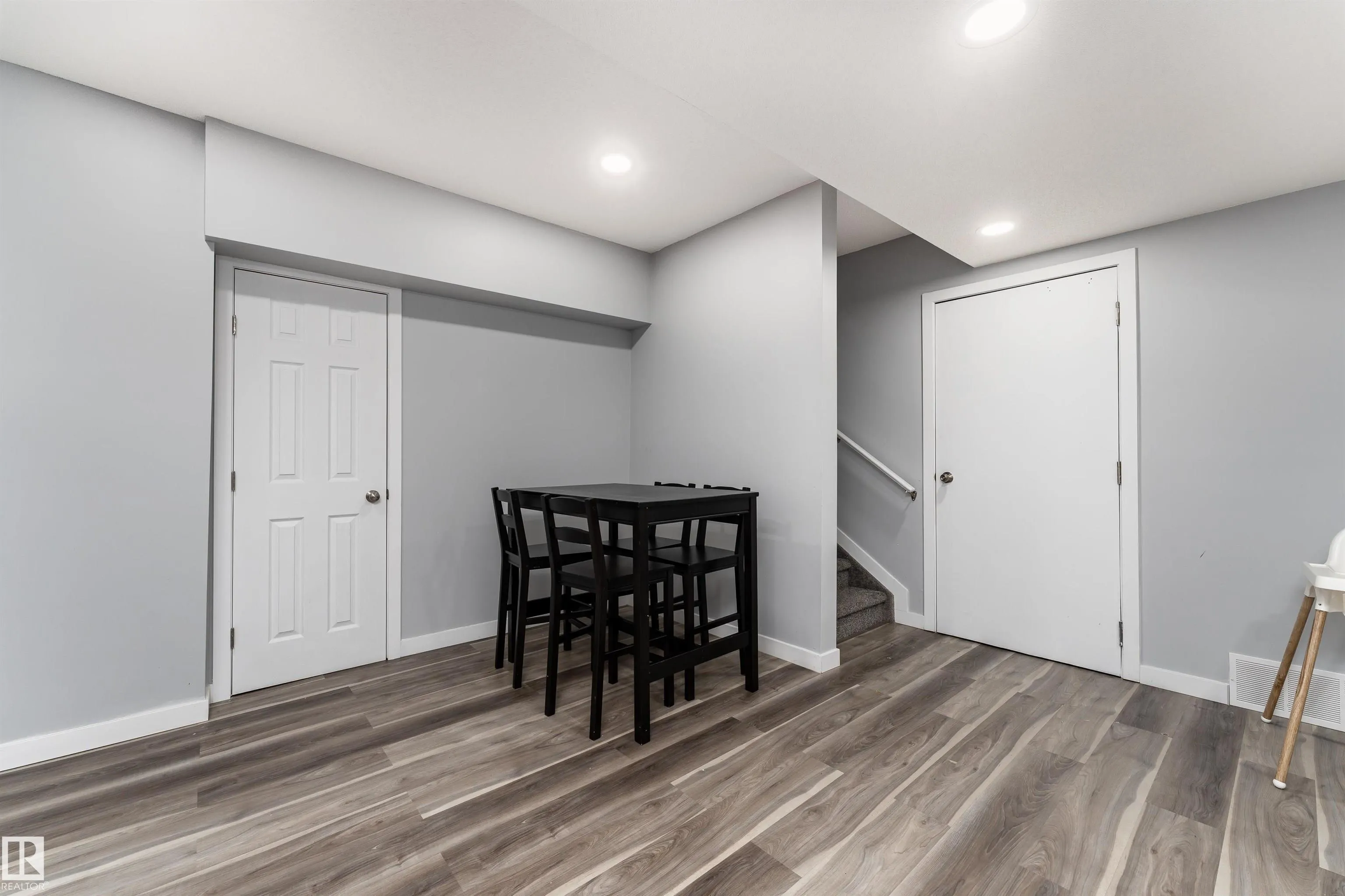 5710 CAUTLEY Crescent