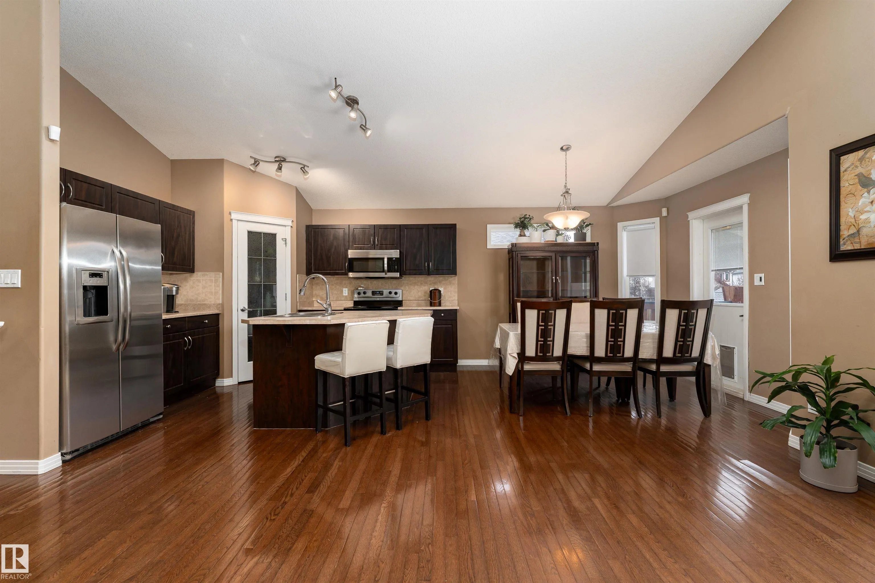 166 RUE MAGNAN Street