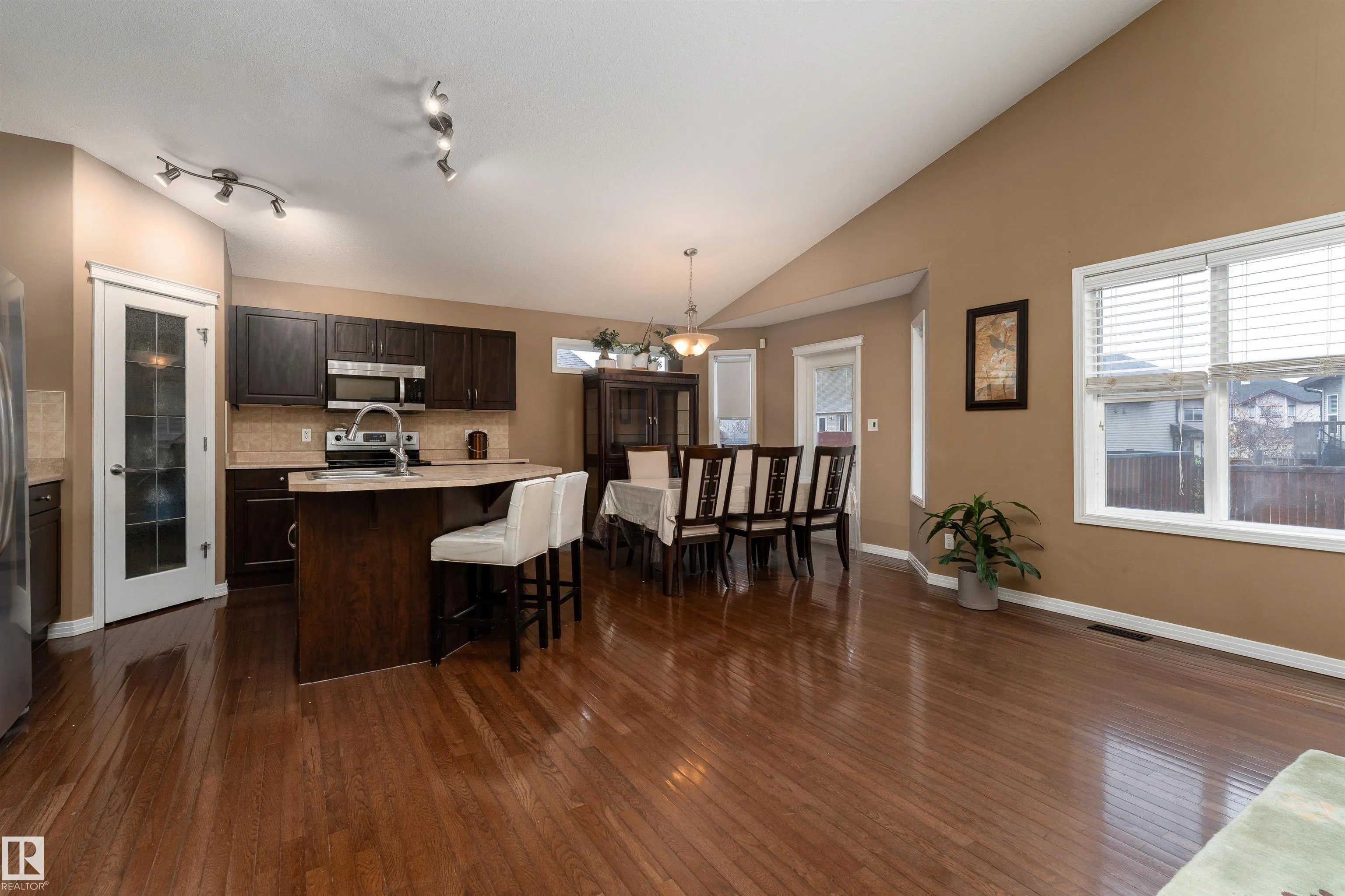 166 RUE MAGNAN Street