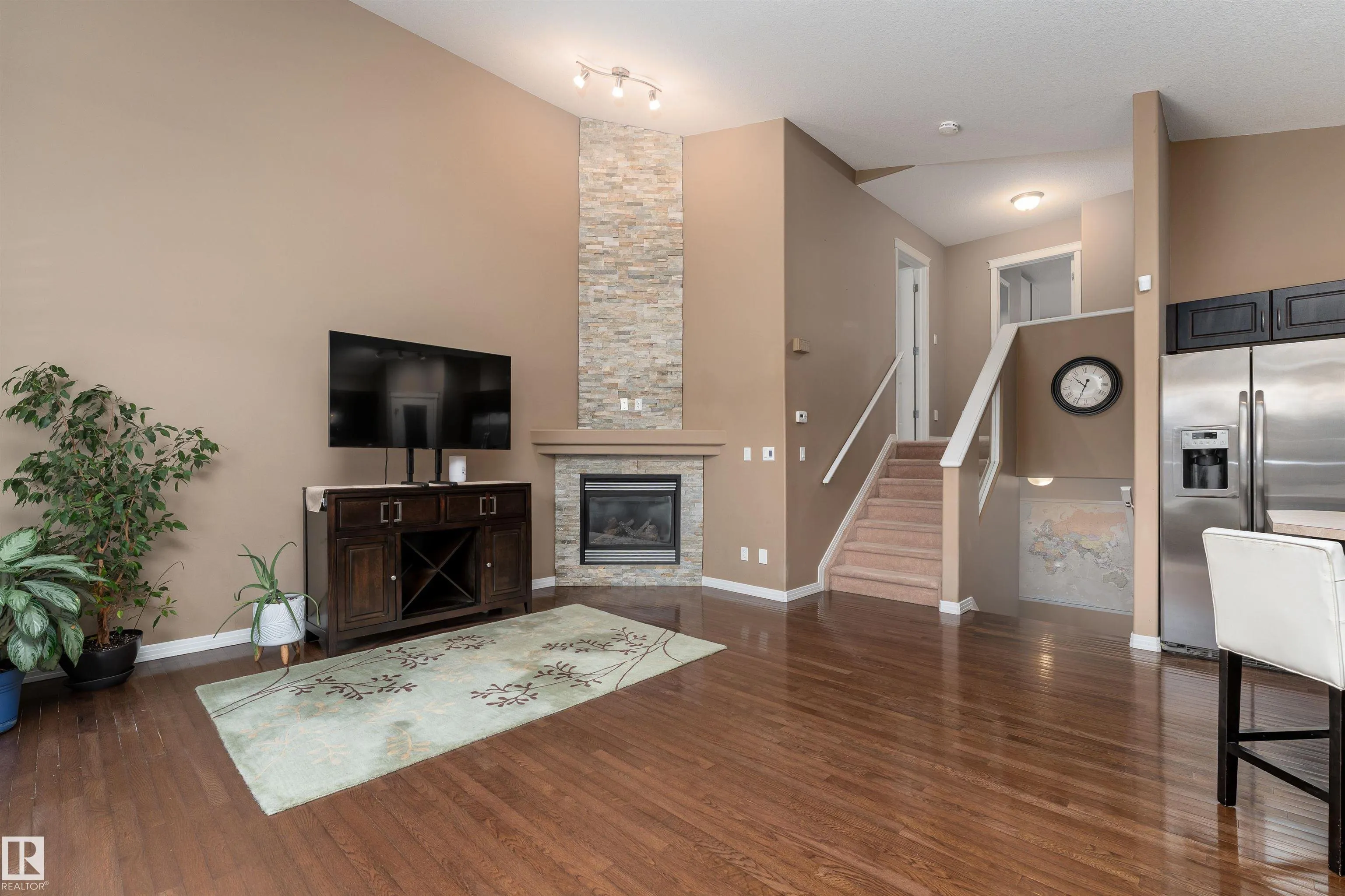 166 RUE MAGNAN Street