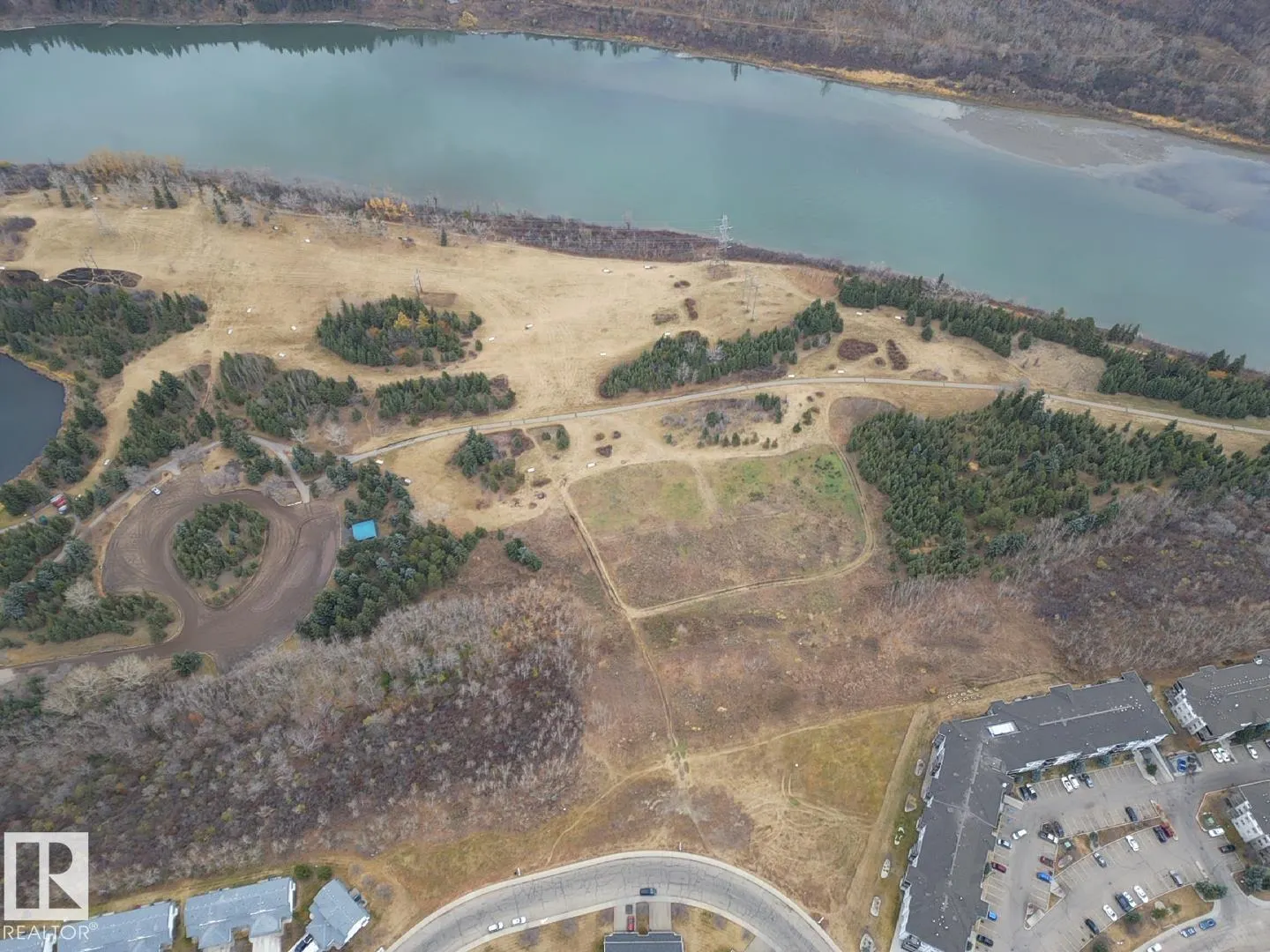 451 HYNDMAN Crescent