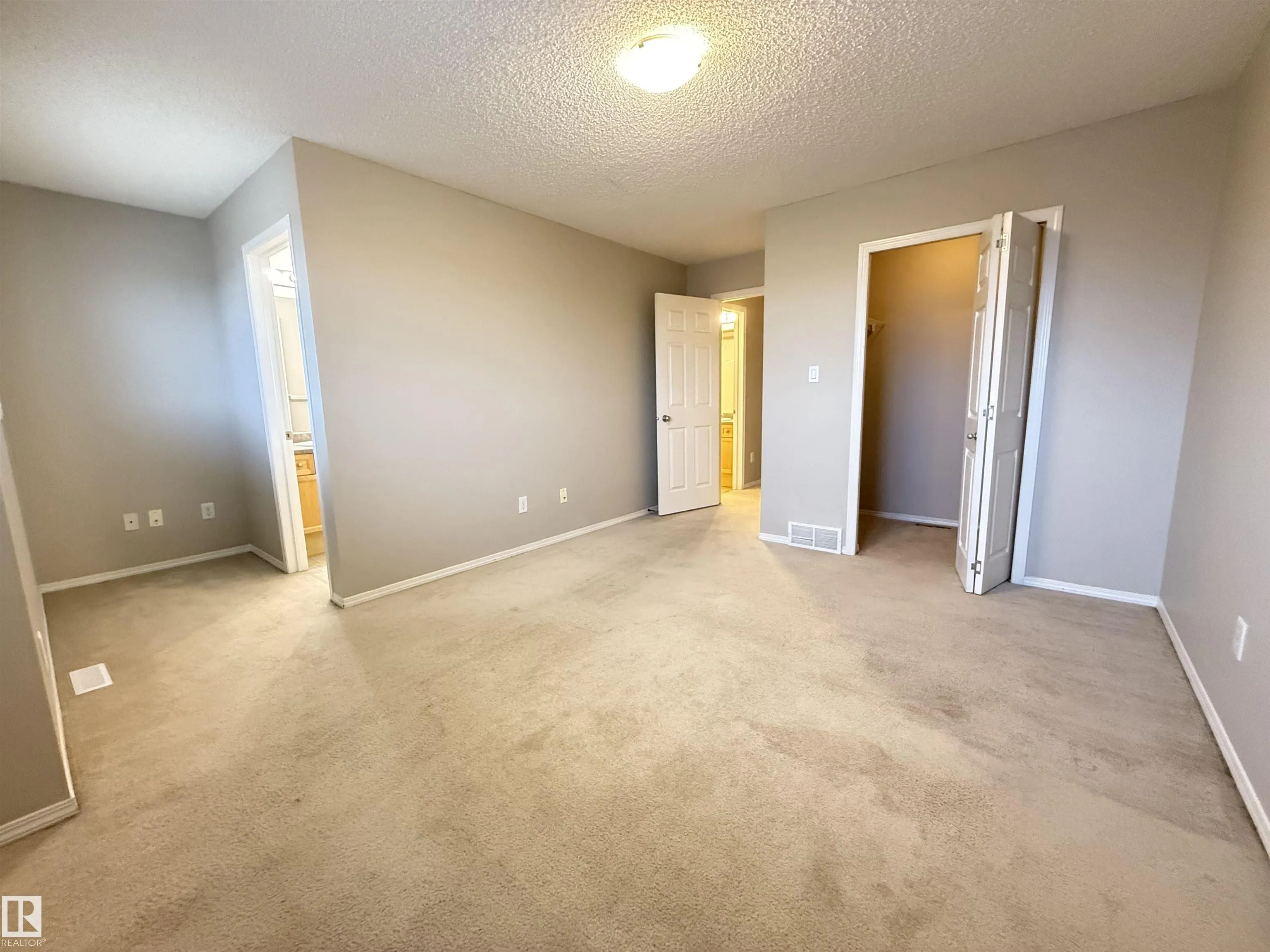 451 HYNDMAN Crescent