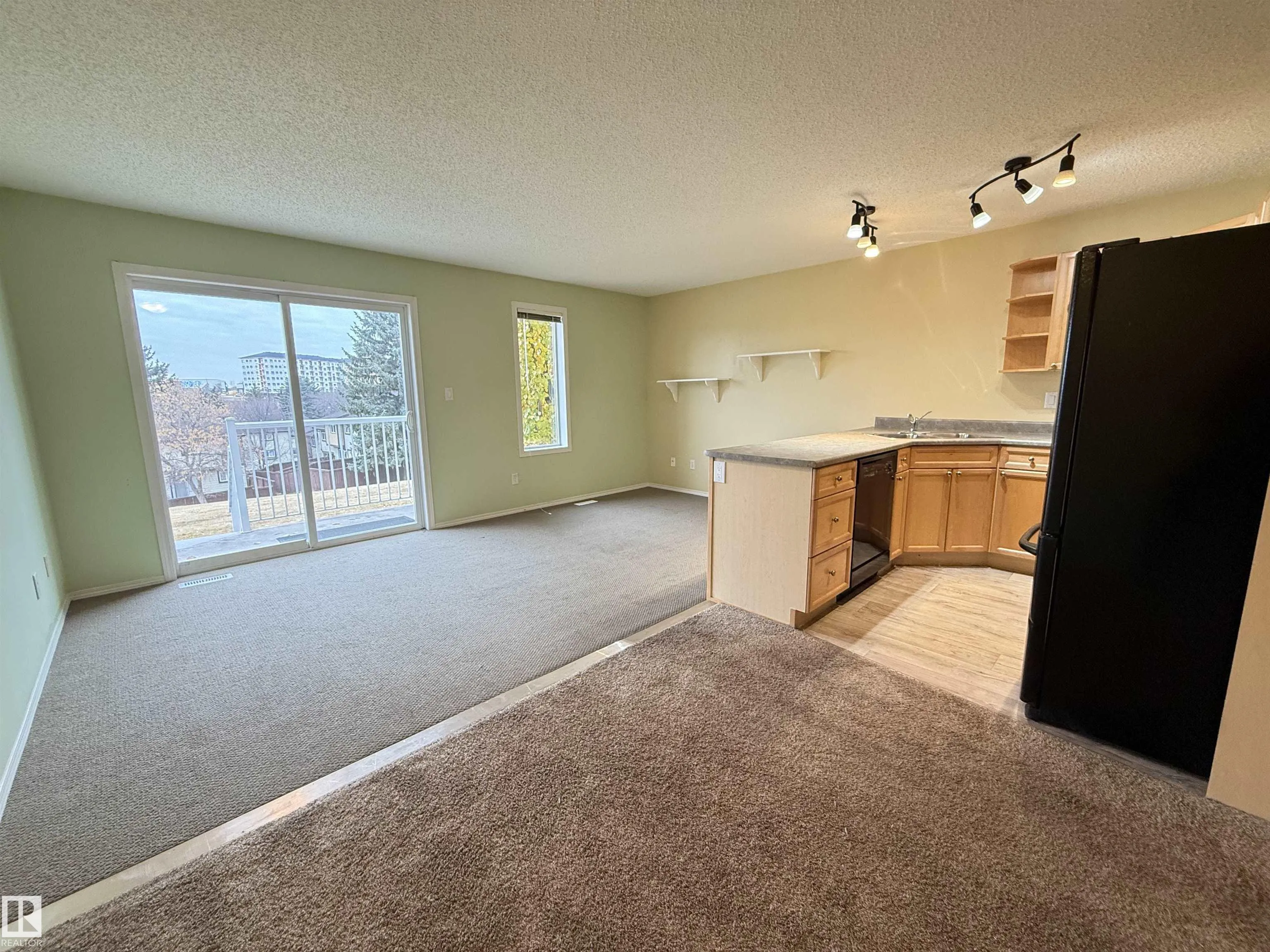 451 HYNDMAN Crescent