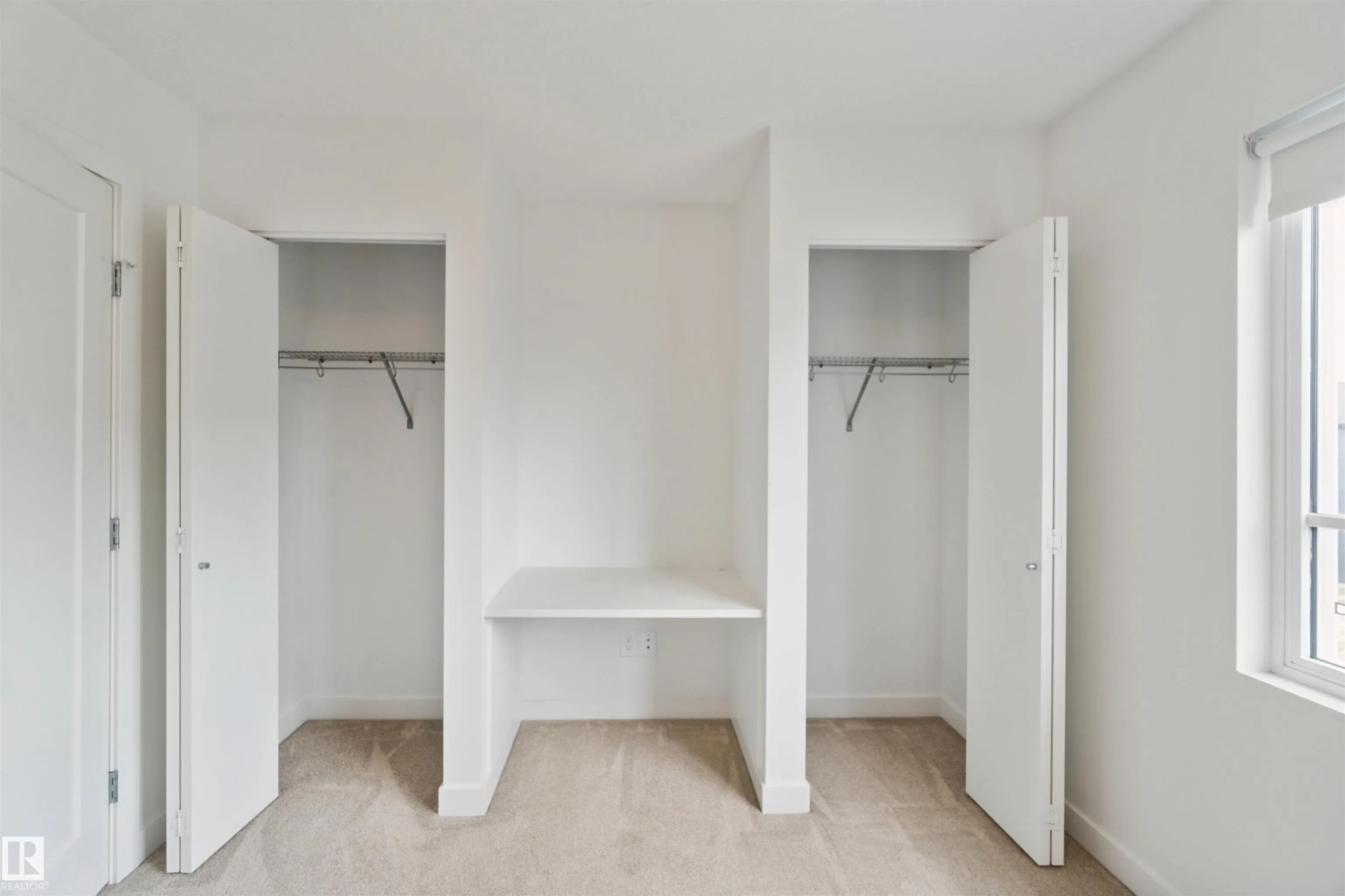 100 JENSEN LAKES Boulevard