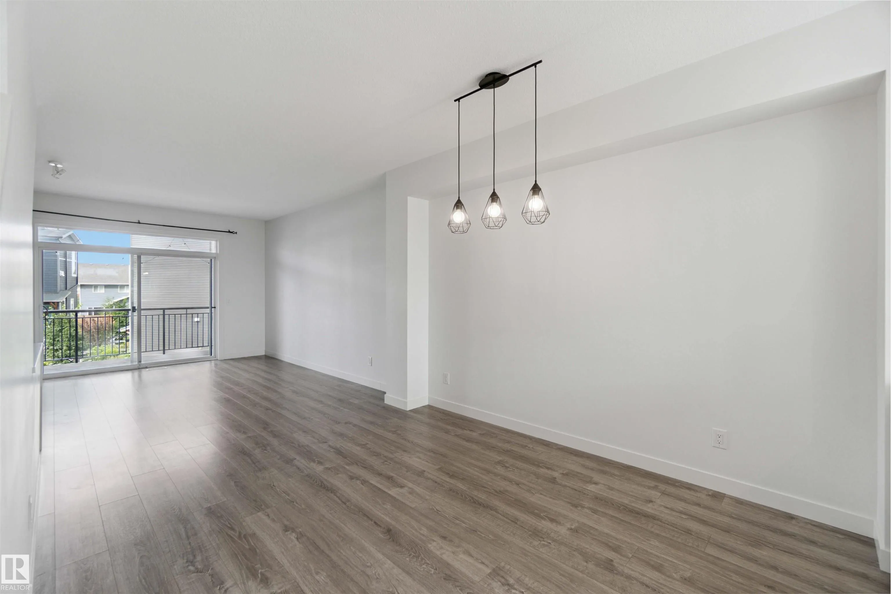 100 JENSEN LAKES Boulevard