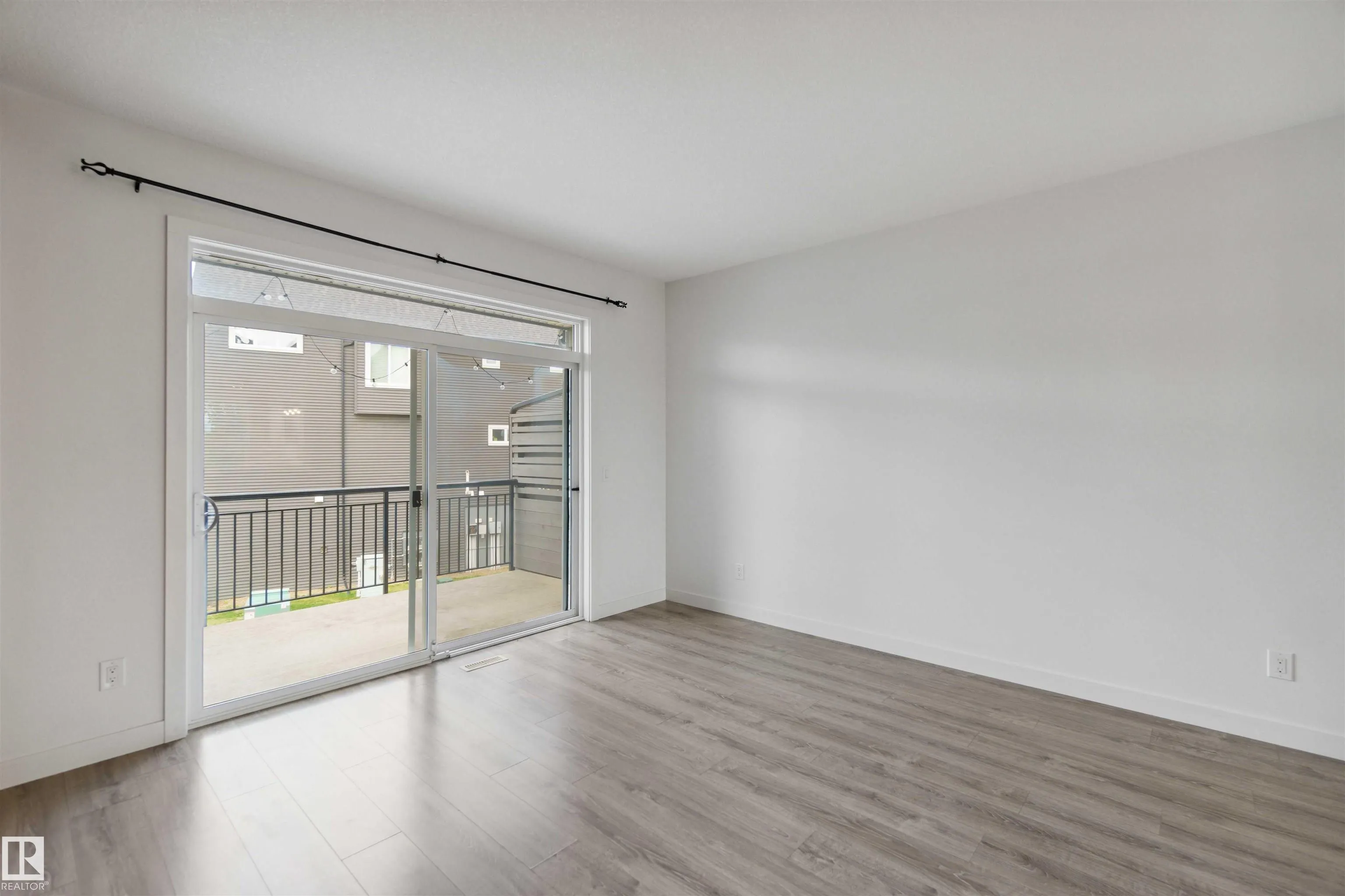 100 JENSEN LAKES Boulevard