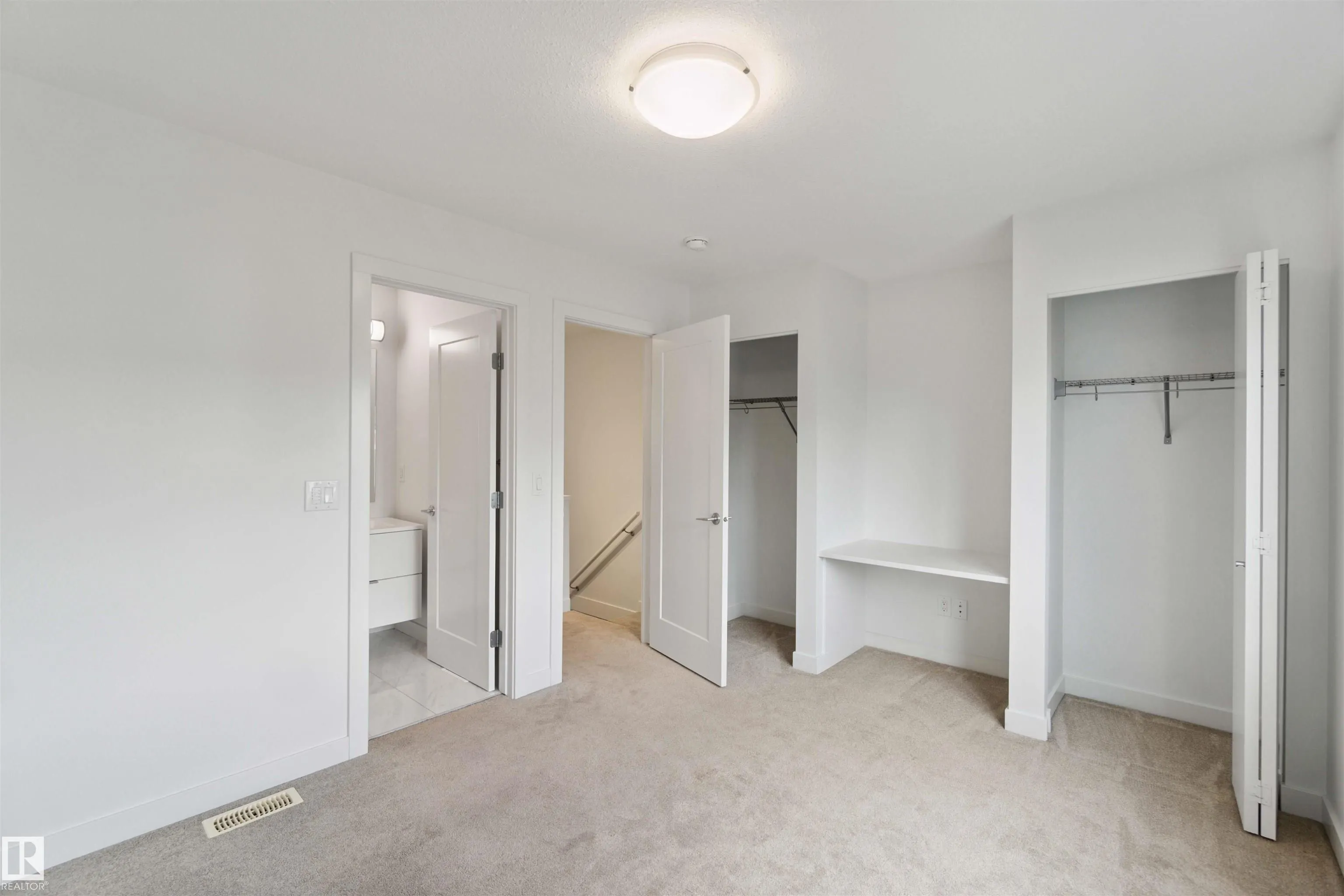 100 JENSEN LAKES Boulevard