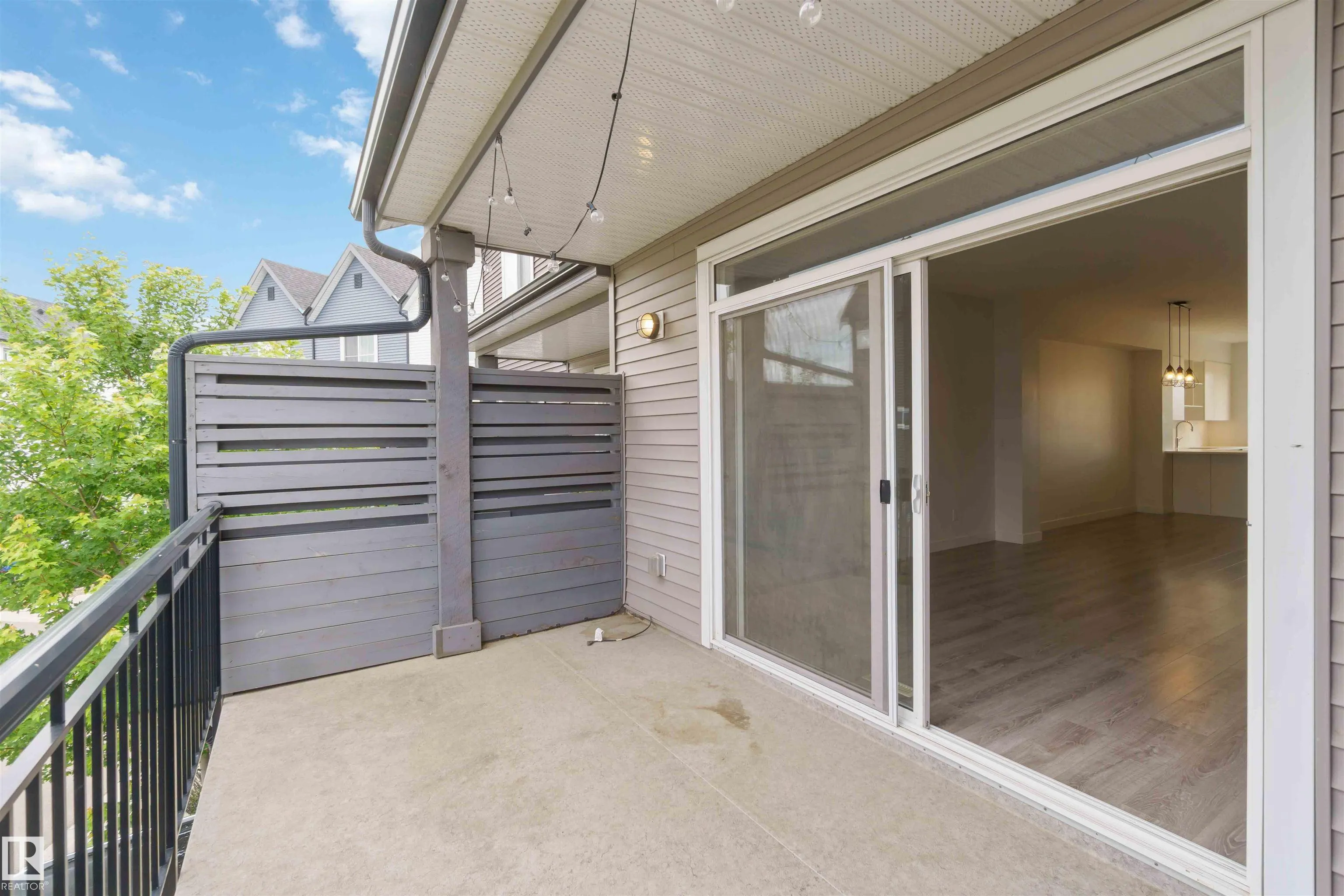 100 JENSEN LAKES Boulevard