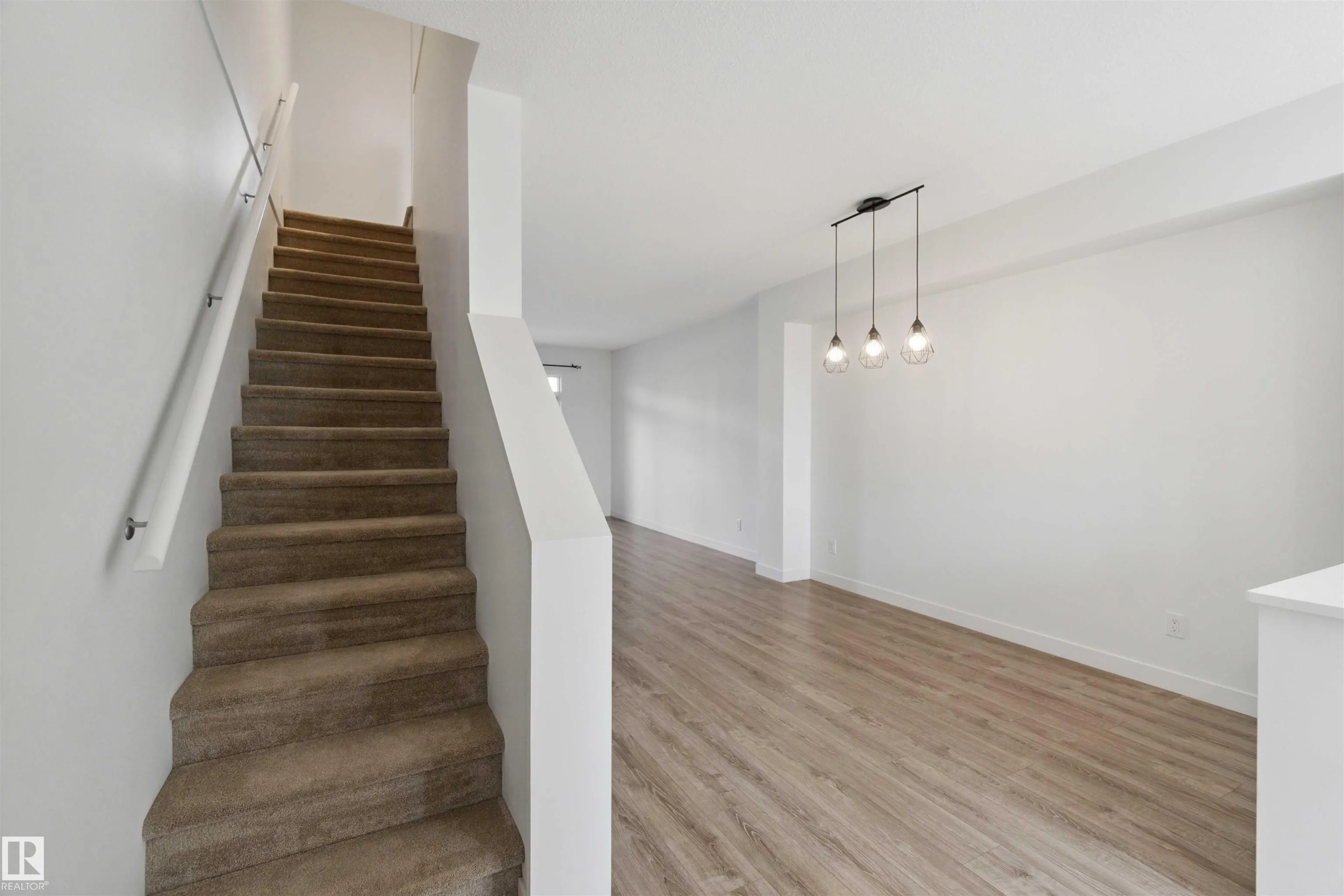 100 JENSEN LAKES Boulevard