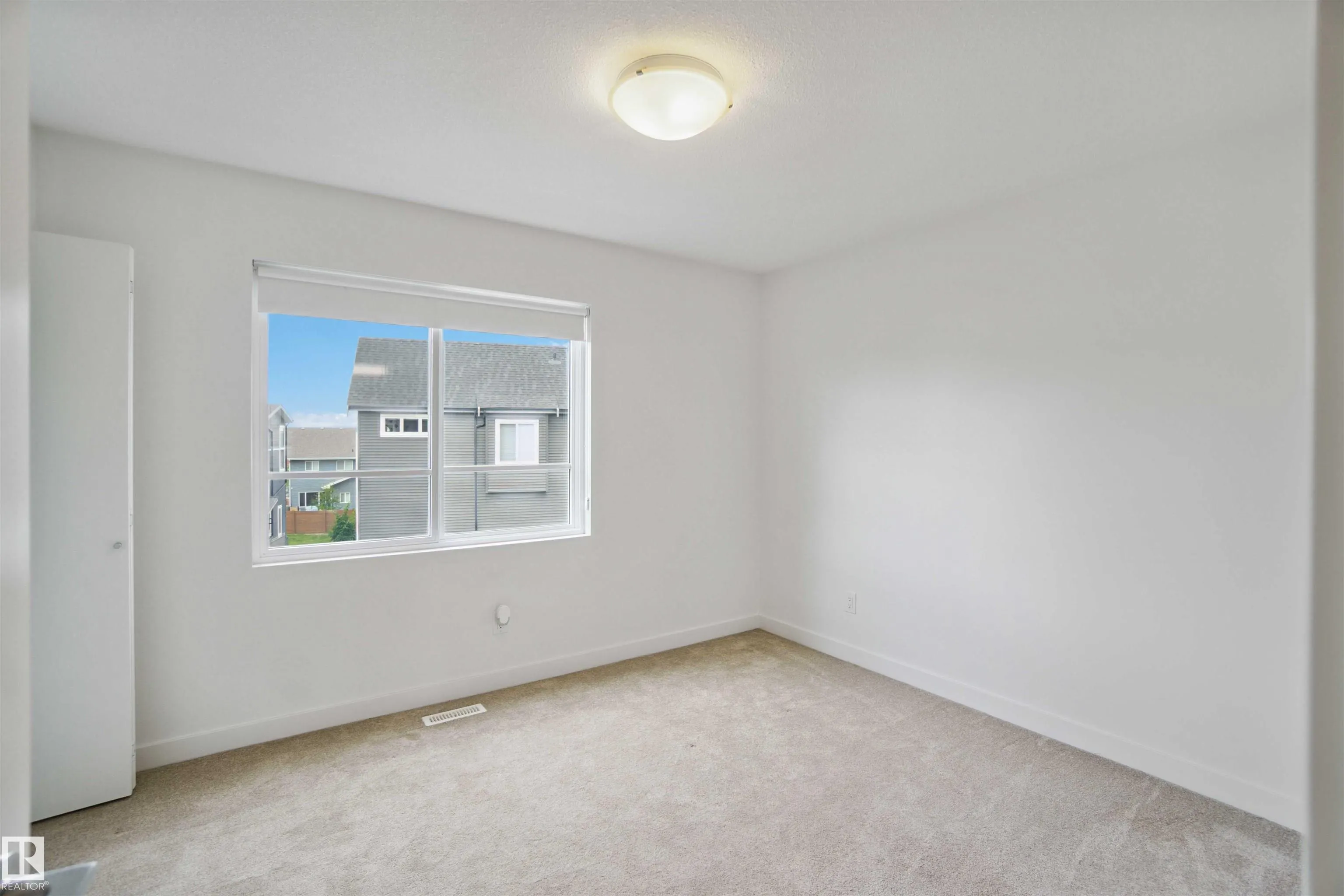 100 JENSEN LAKES Boulevard