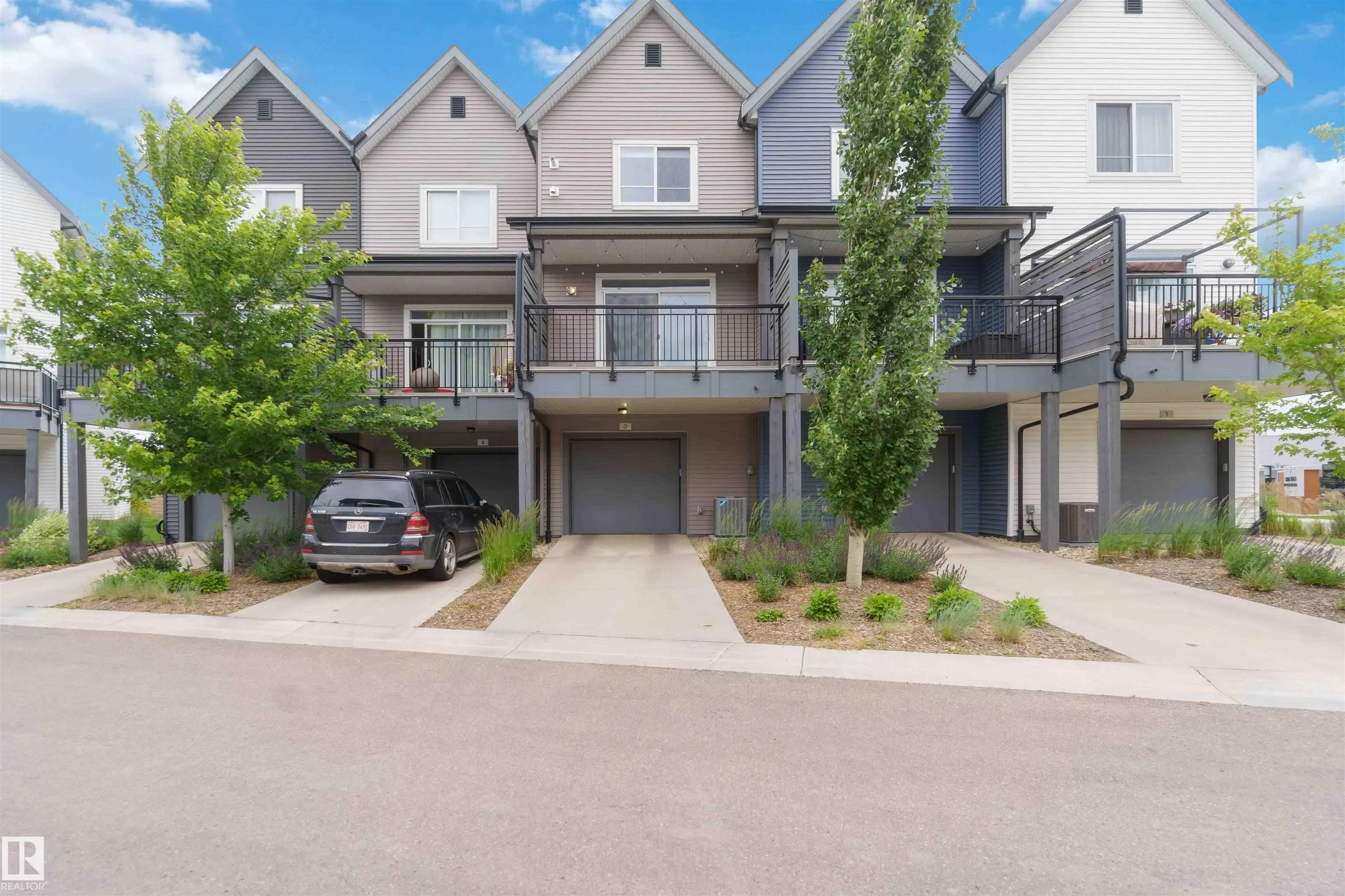 100 JENSEN LAKES Boulevard