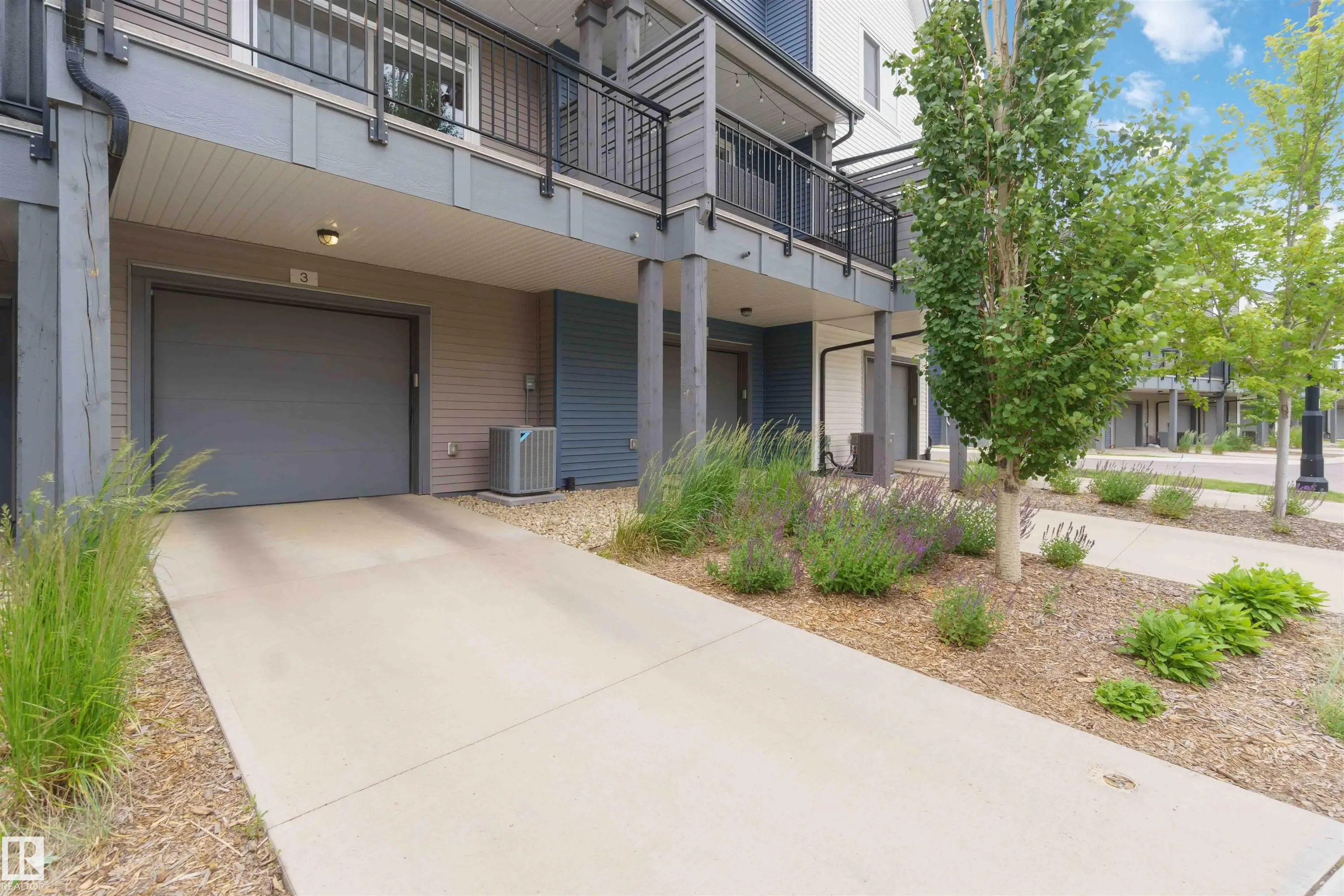 100 JENSEN LAKES Boulevard