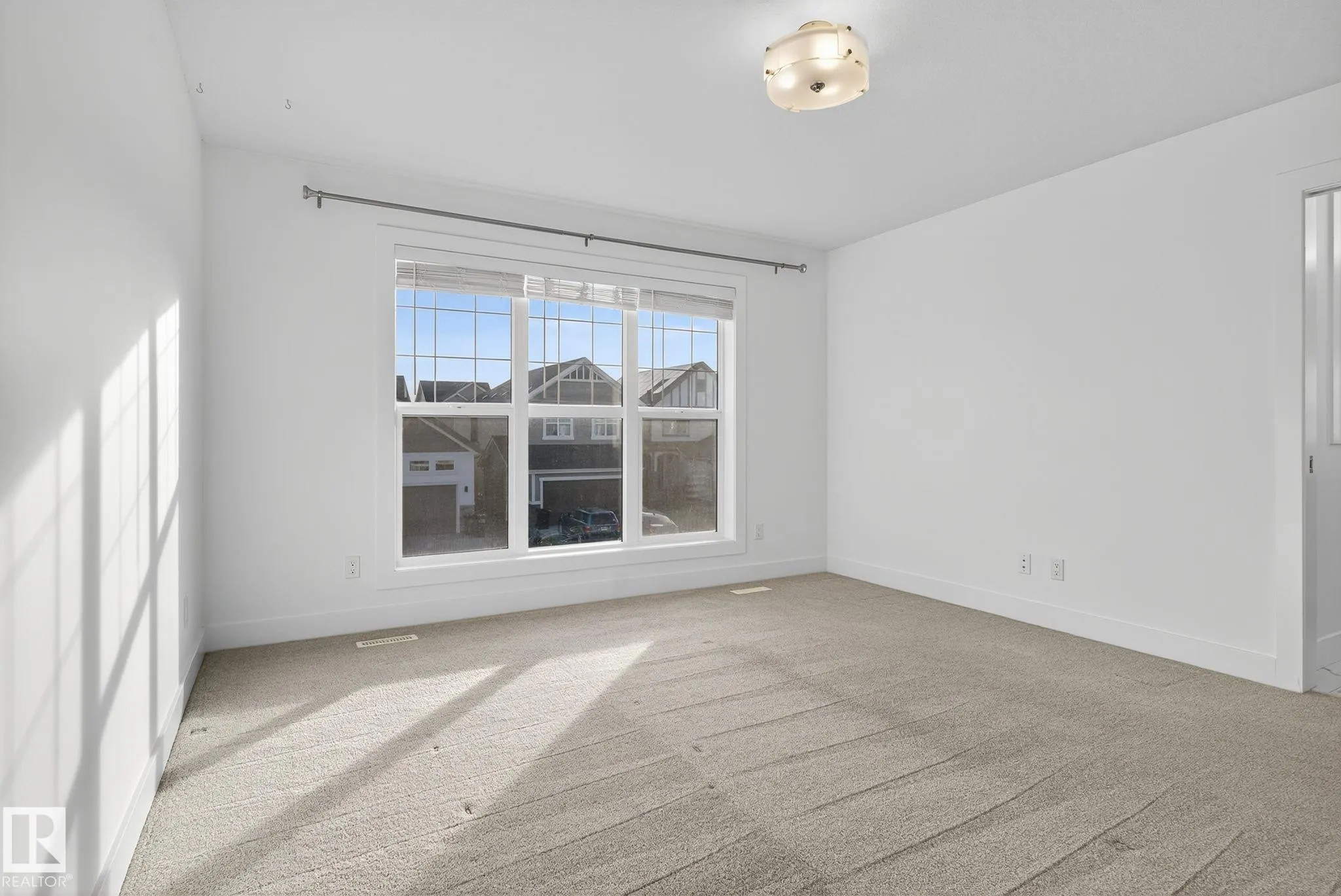 1096 SECORD PROMENADE