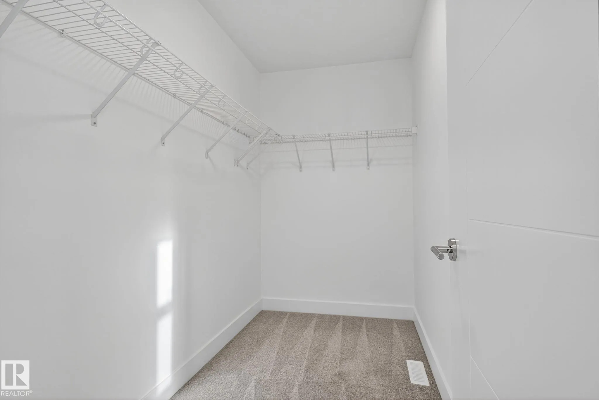 1096 SECORD PROMENADE