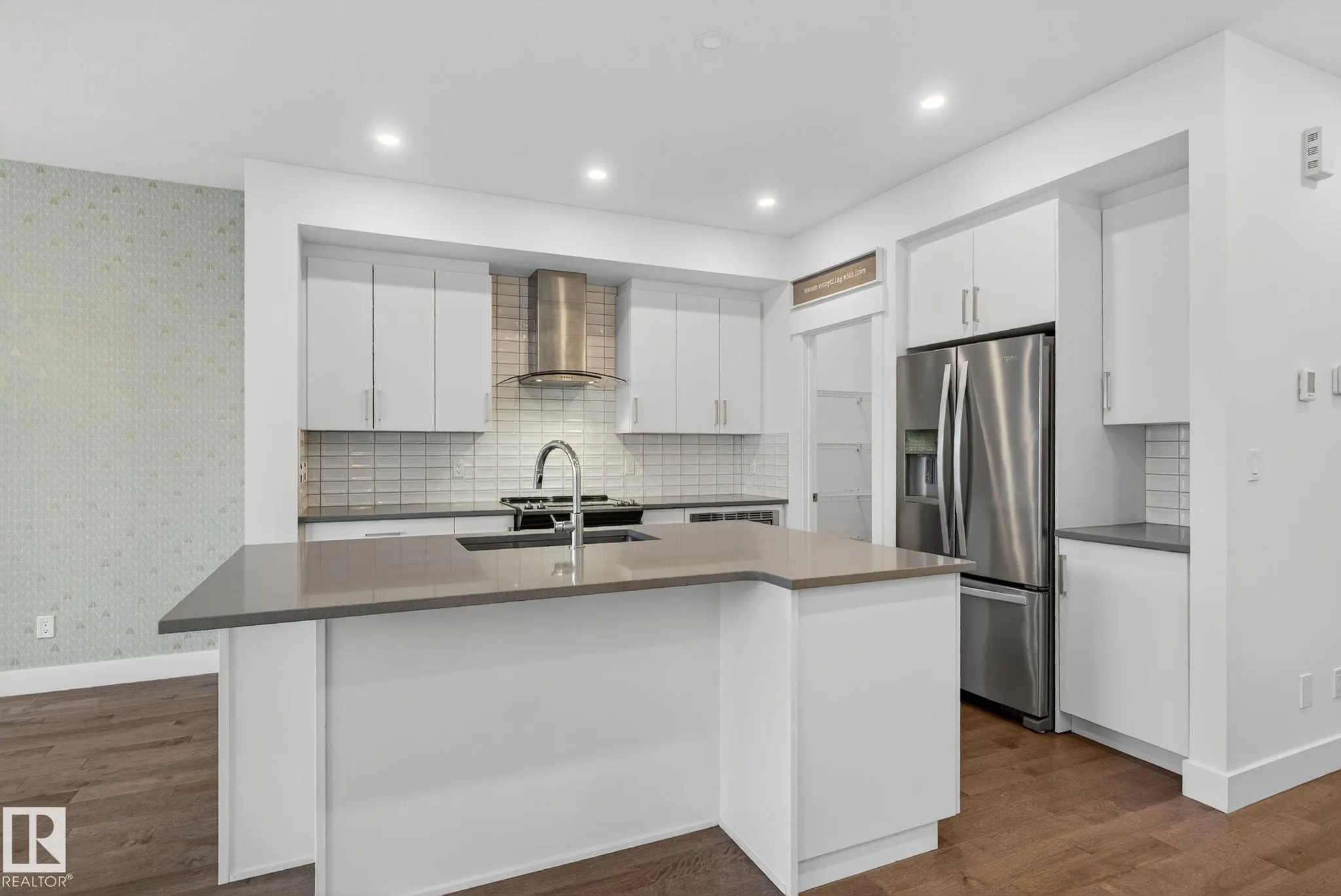 1096 SECORD PROMENADE