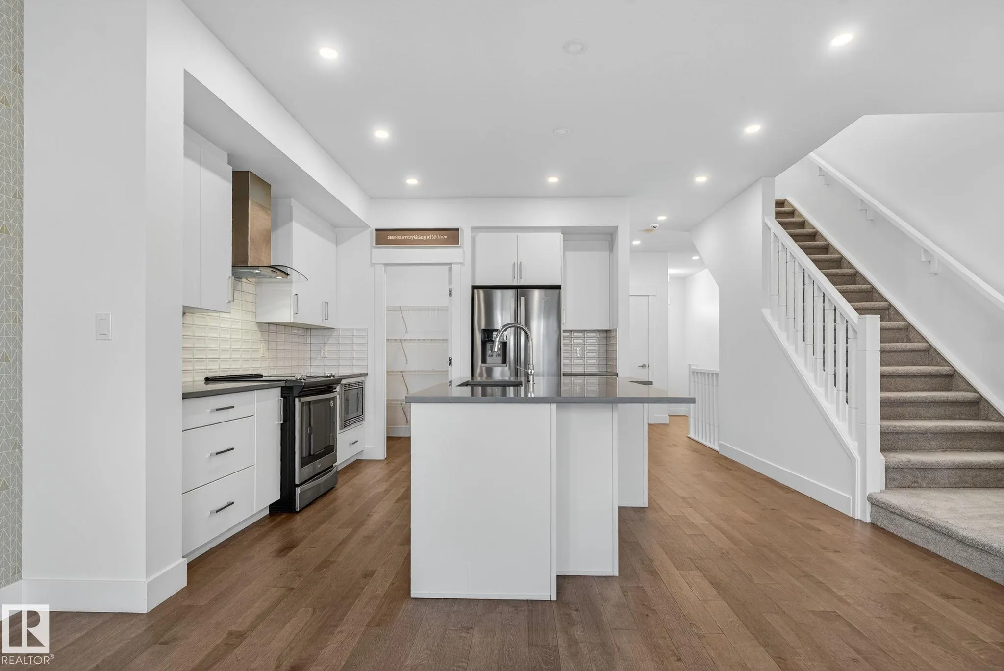 1096 SECORD PROMENADE