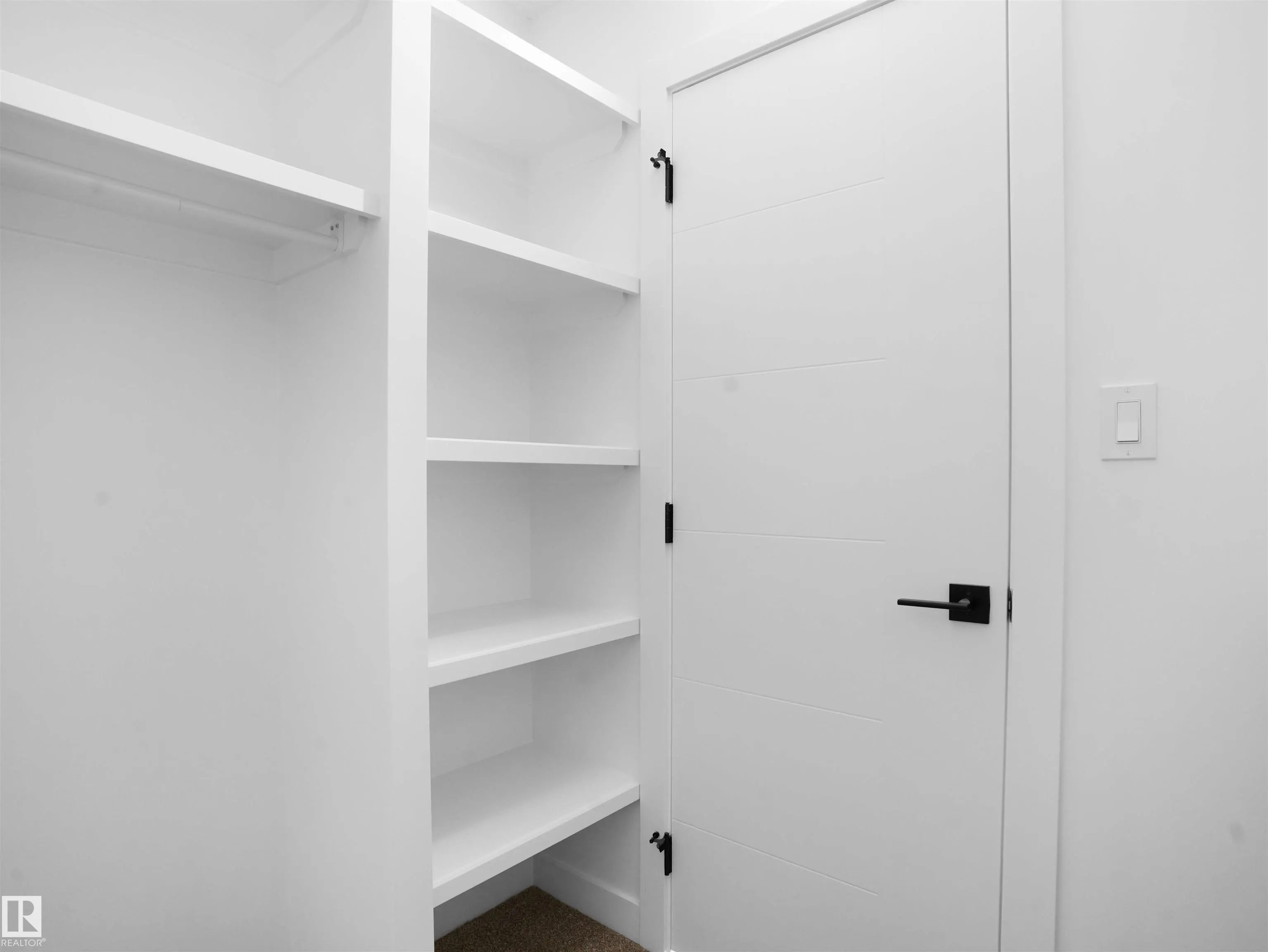 955 Elderberry Landing