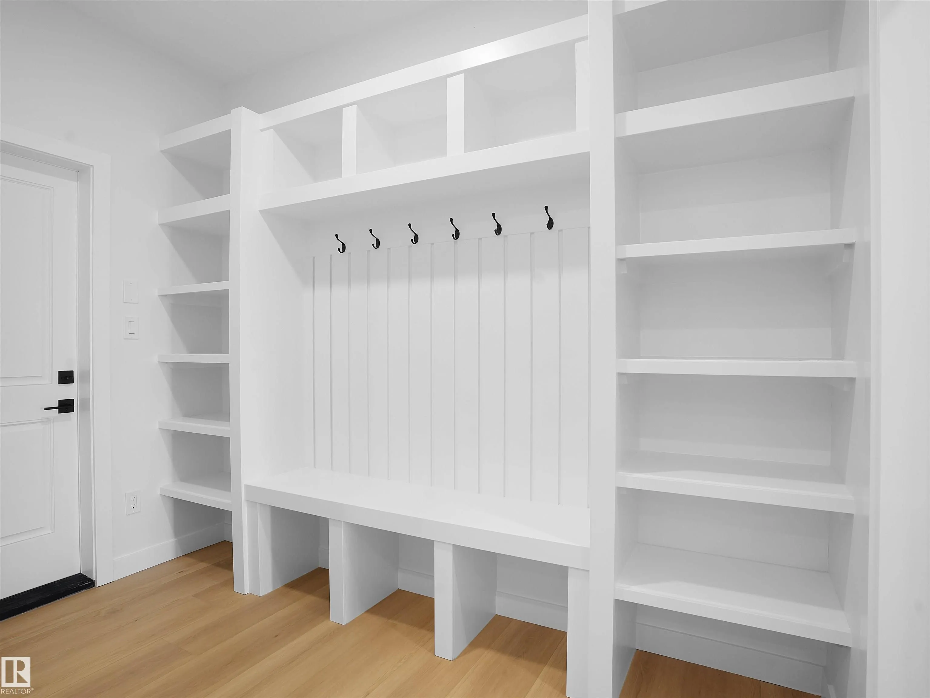 955 Elderberry Landing