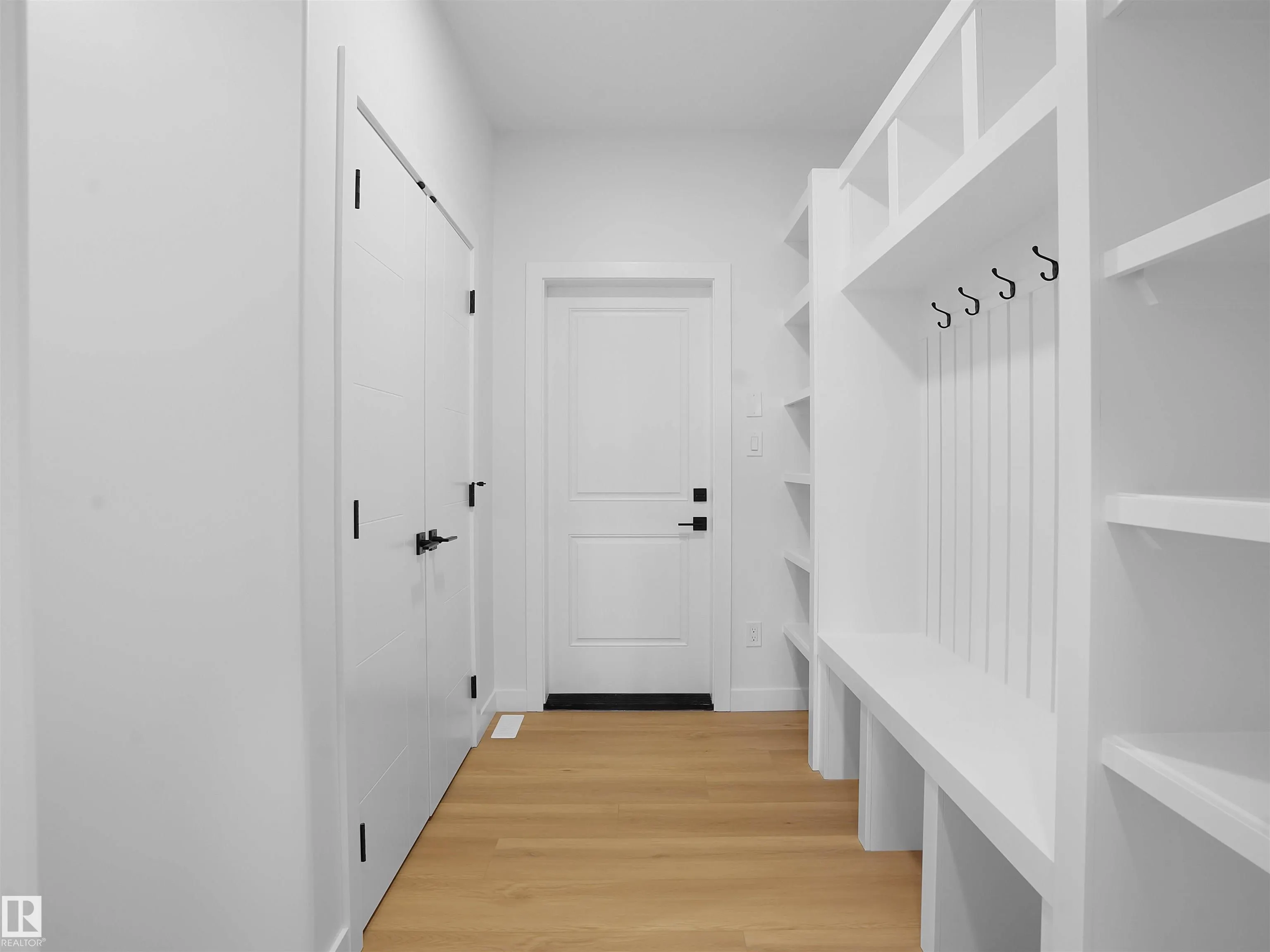 955 Elderberry Landing