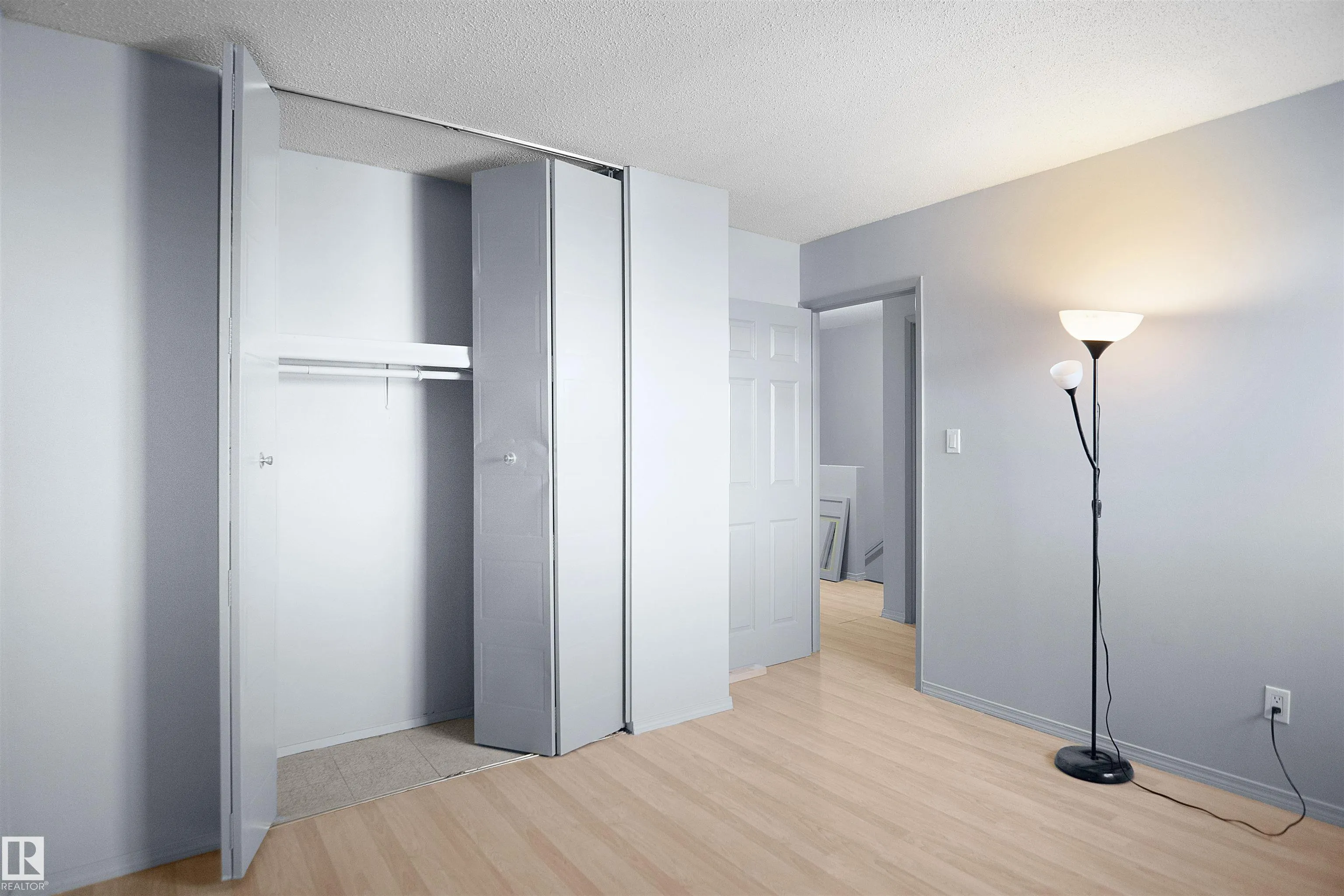 887 ABBOTTSFIELD Road