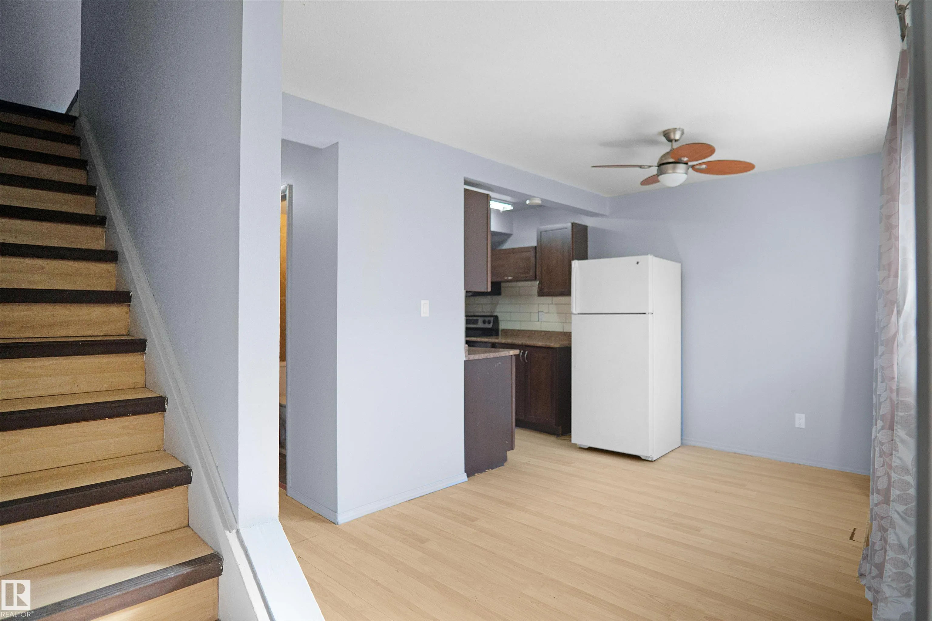 887 ABBOTTSFIELD Road