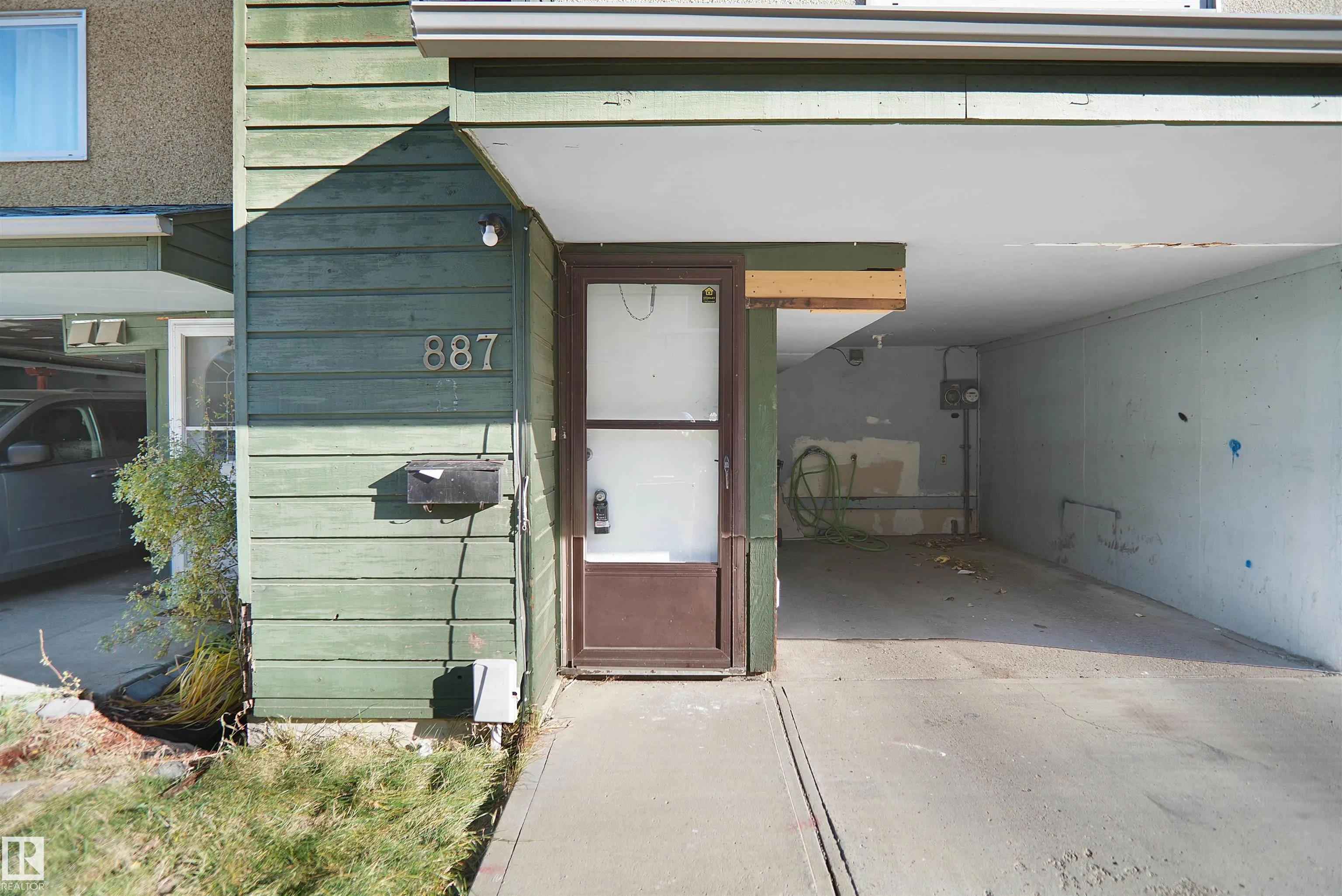 887 ABBOTTSFIELD Road