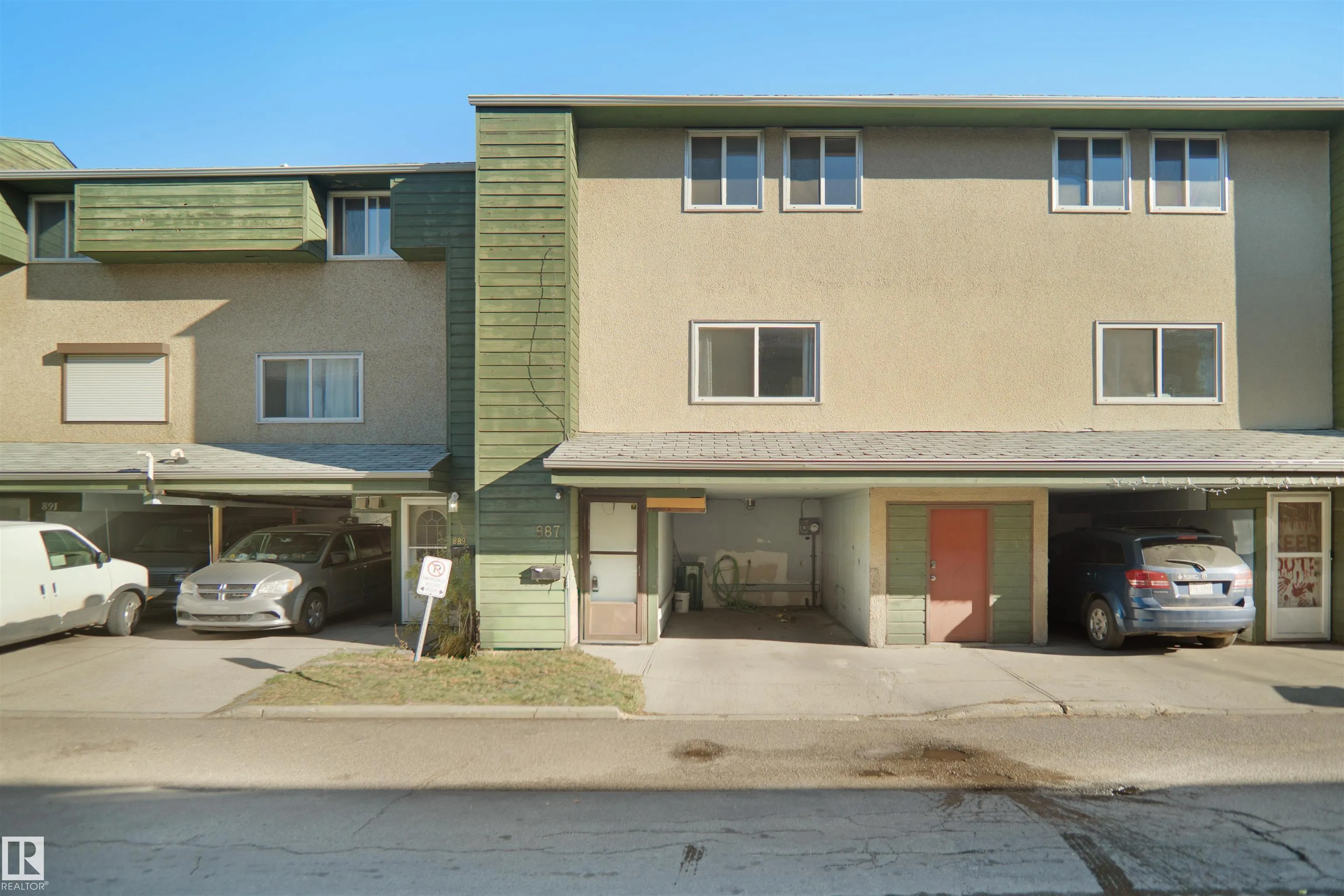 887 ABBOTTSFIELD Road