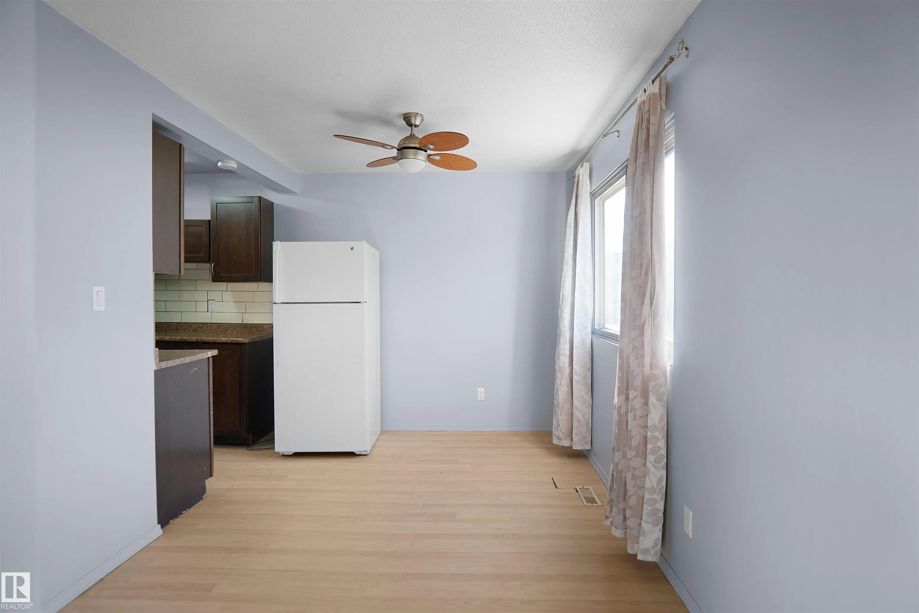 887 ABBOTTSFIELD Road