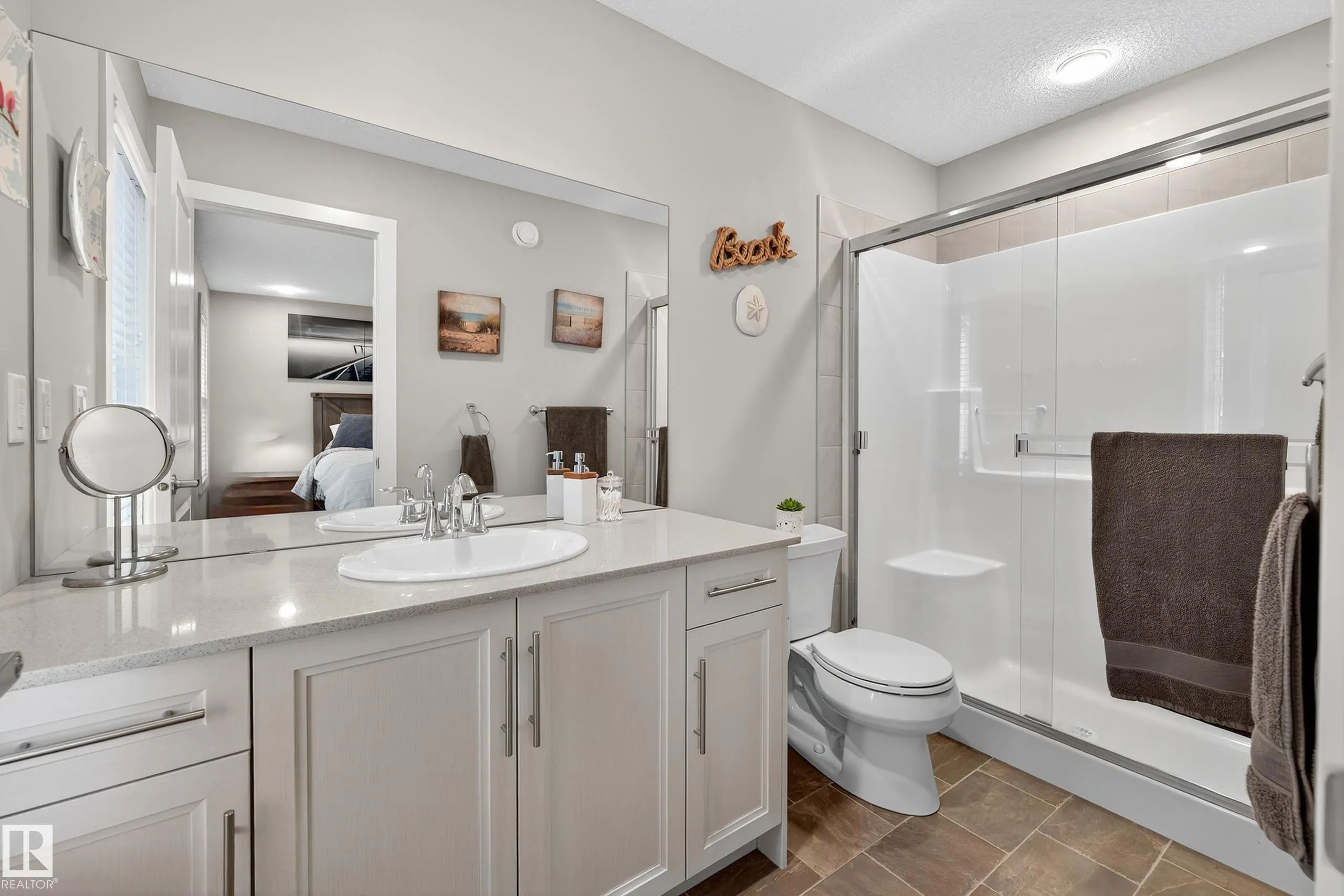 1184 ROSENTHAL Boulevard