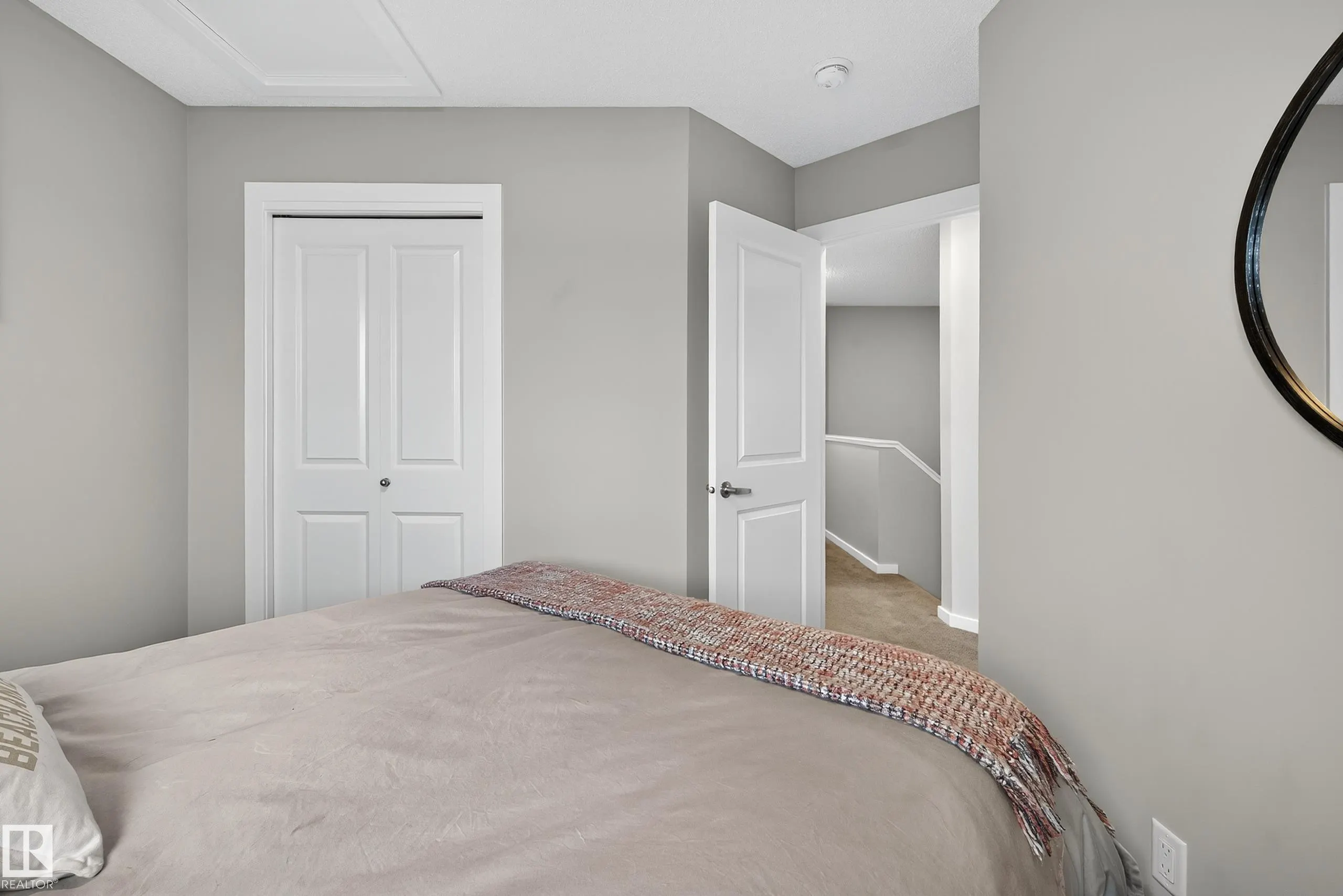 1184 ROSENTHAL Boulevard