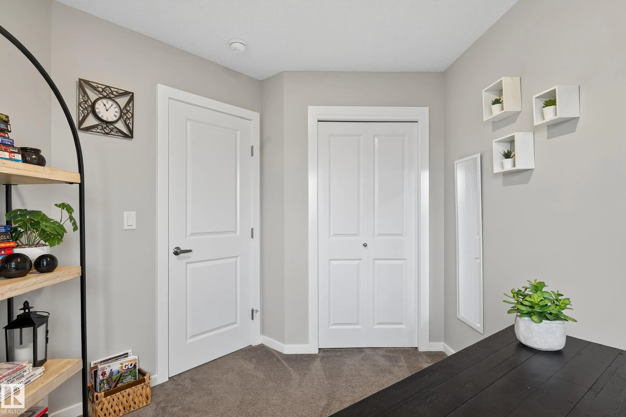 1184 ROSENTHAL Boulevard