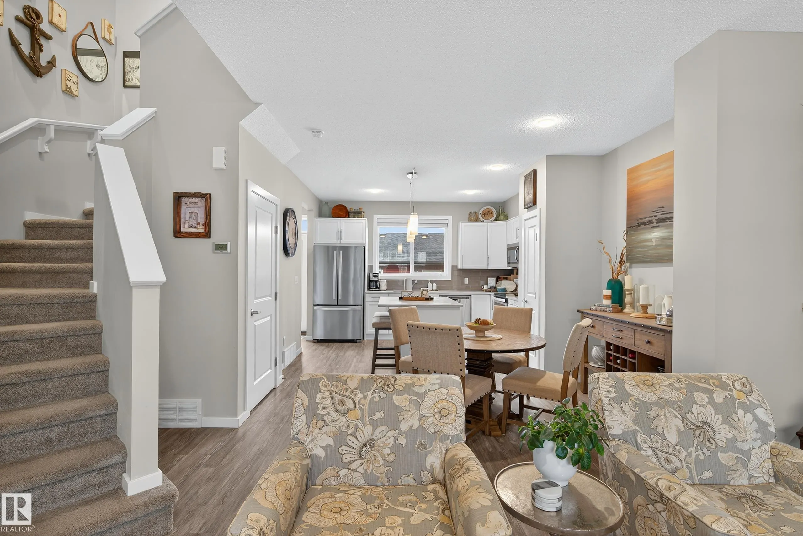 1184 ROSENTHAL Boulevard