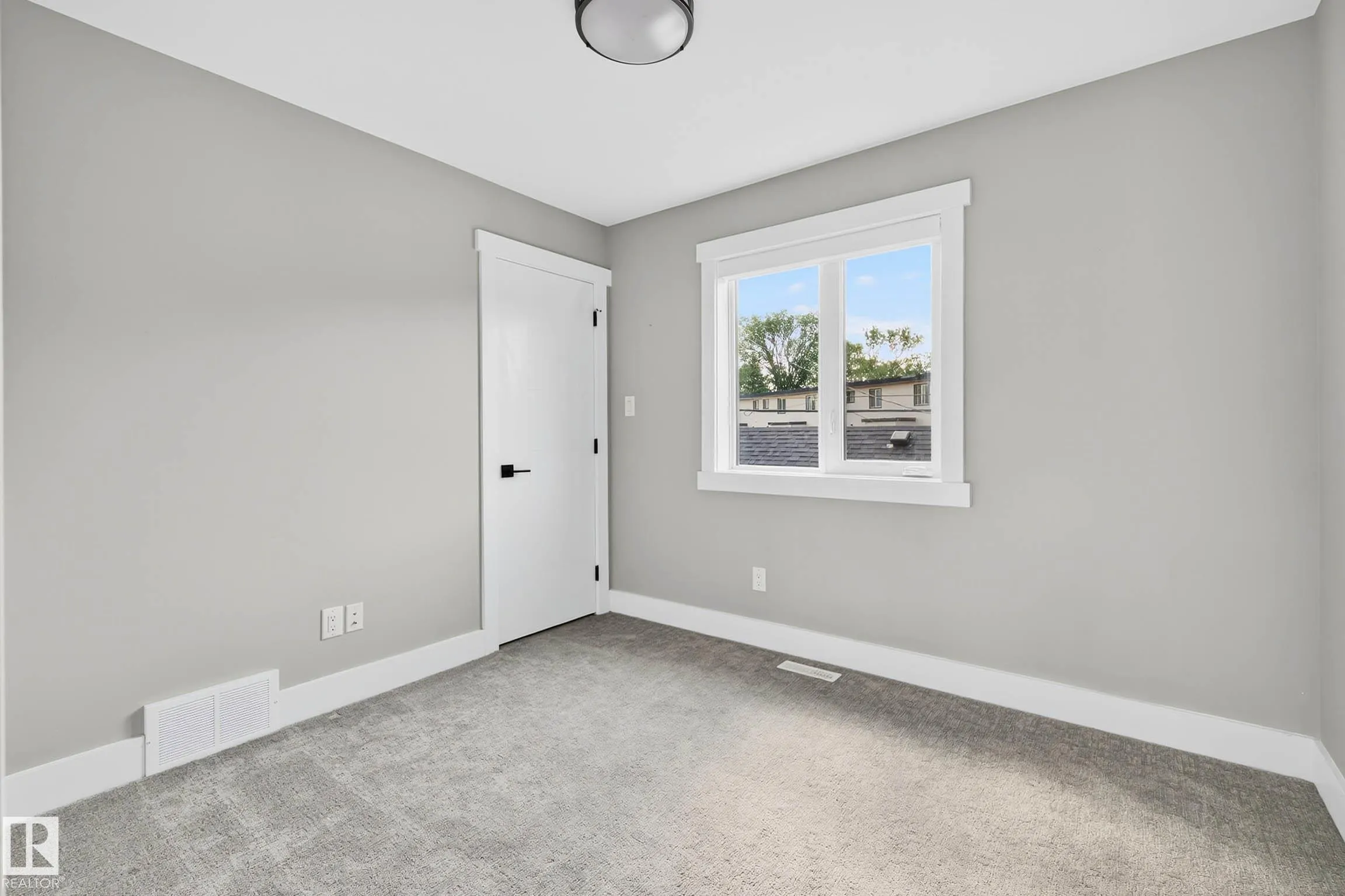 8805 STRATHEARN Drive