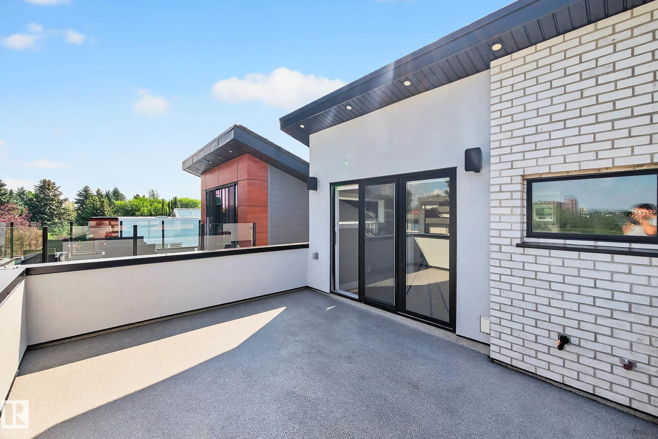 8805 STRATHEARN Drive