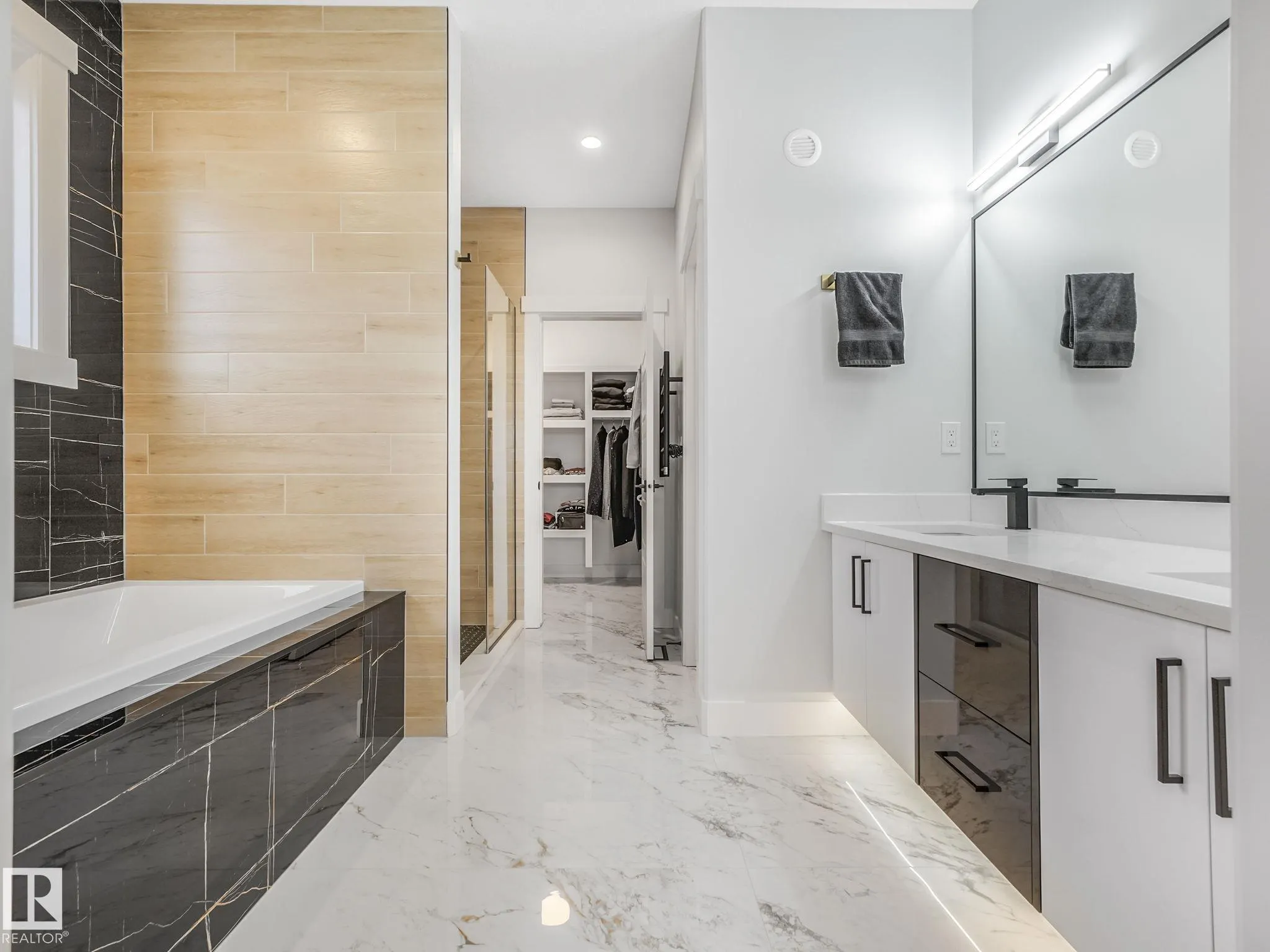 53 AUTUMNWOOD Crescent