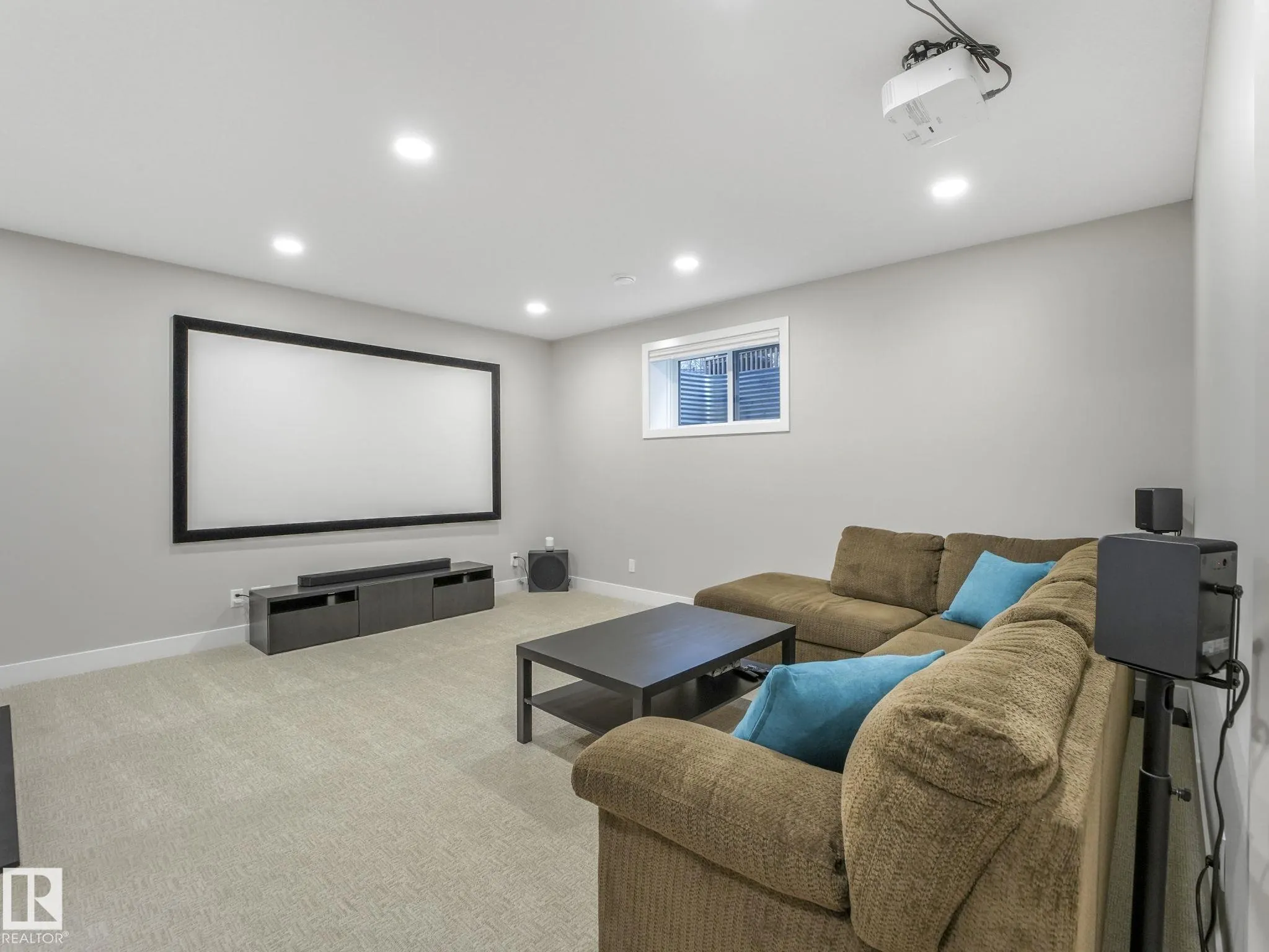 53 AUTUMNWOOD Crescent