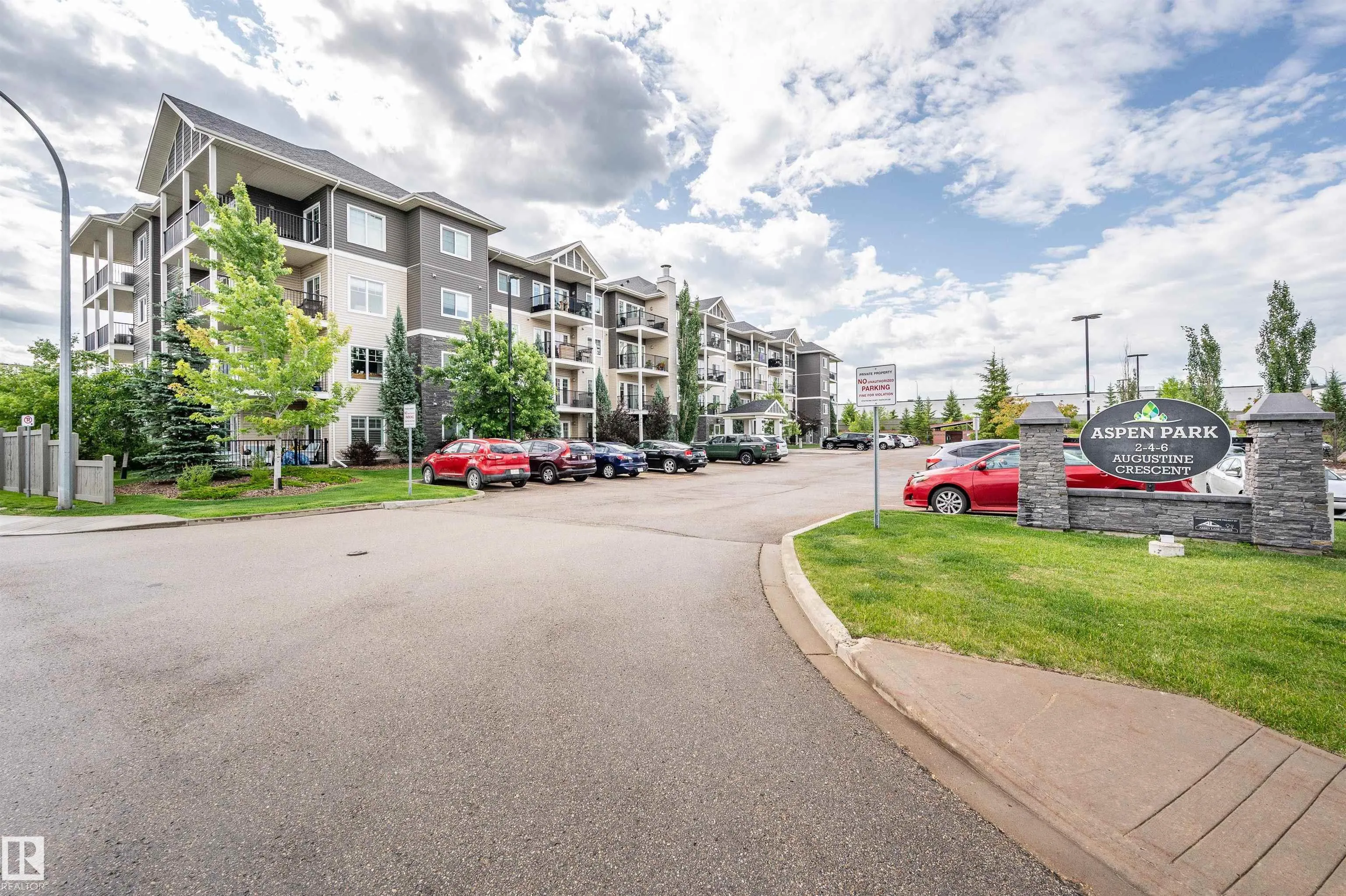 2 AUGUSTINE Crescent