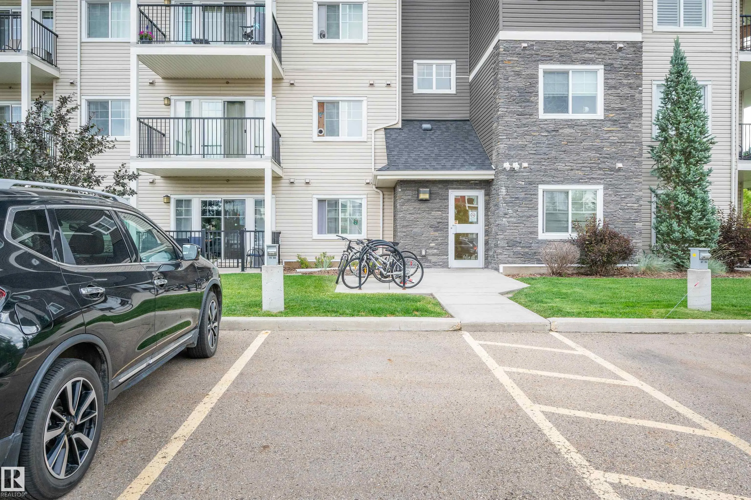 2 AUGUSTINE Crescent