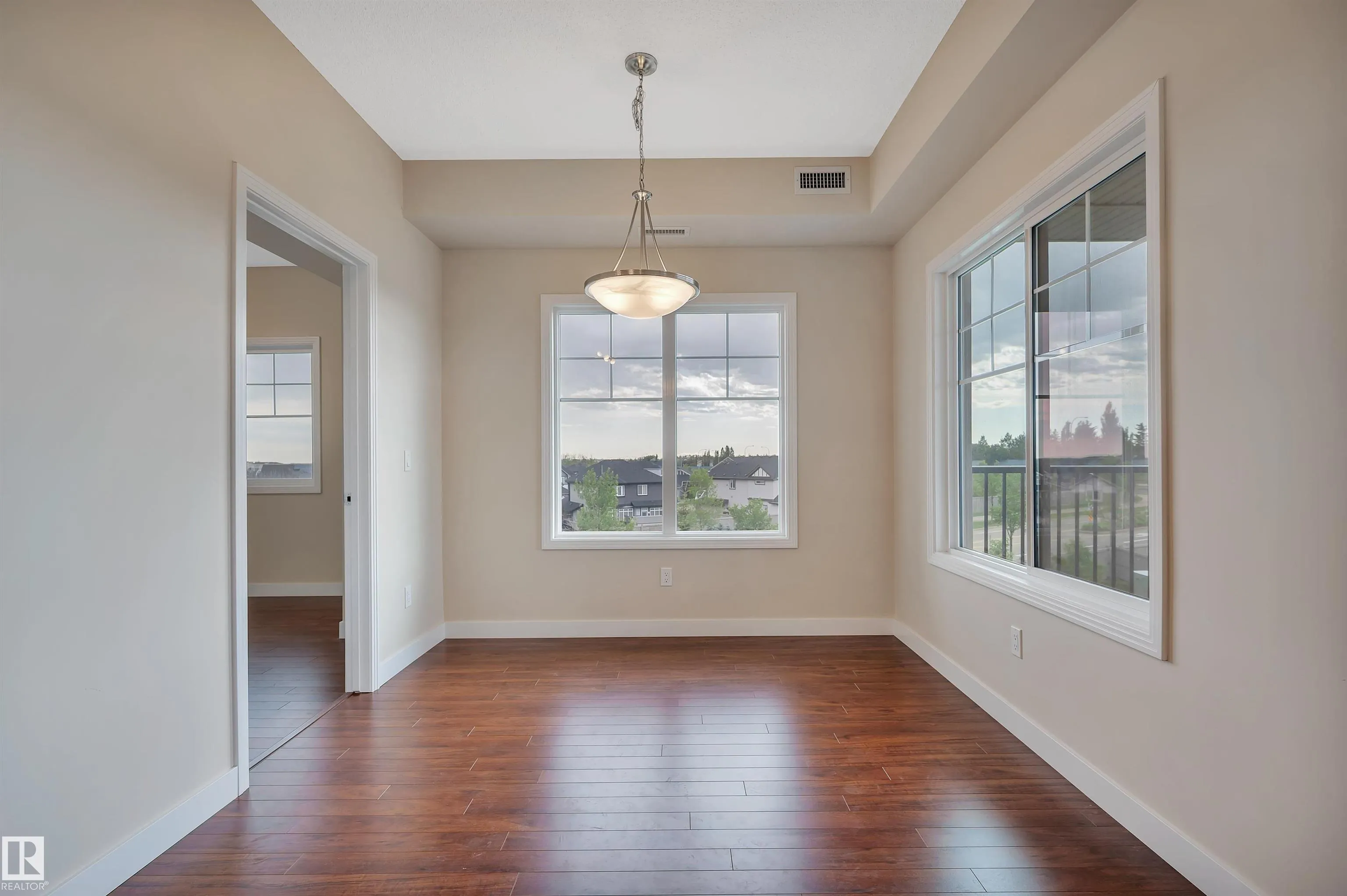 2 AUGUSTINE Crescent