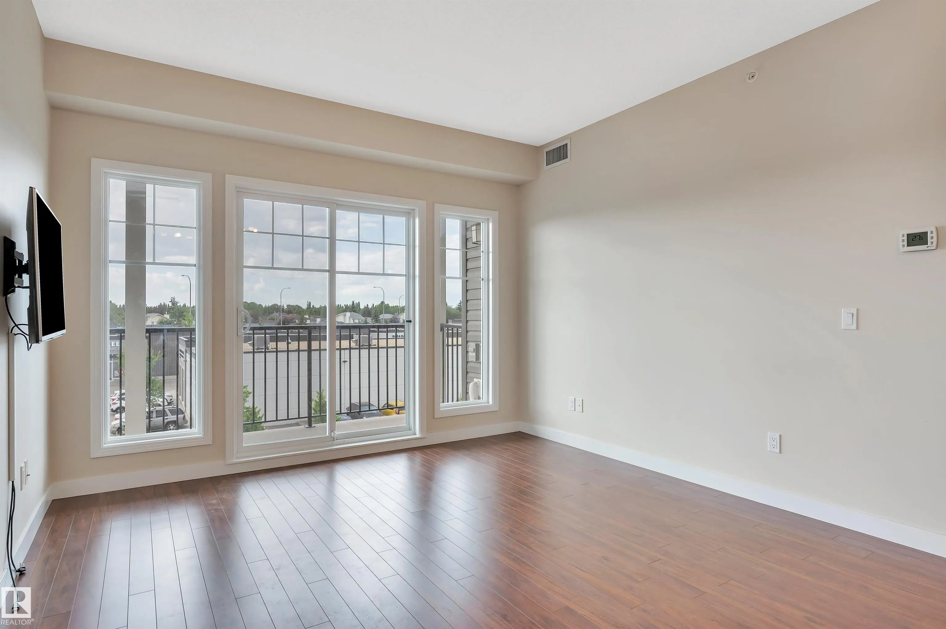 2 AUGUSTINE Crescent