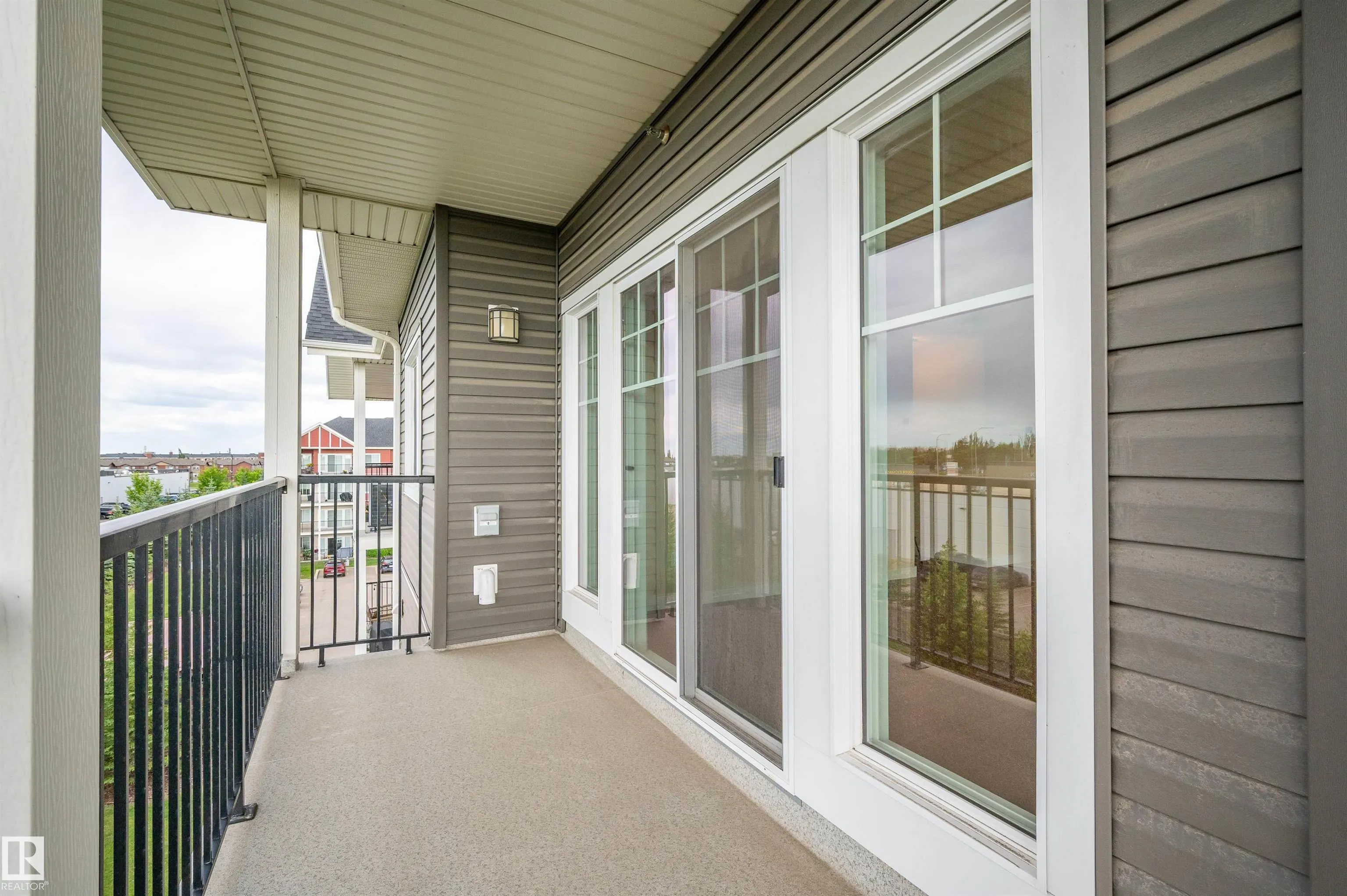 2 AUGUSTINE Crescent