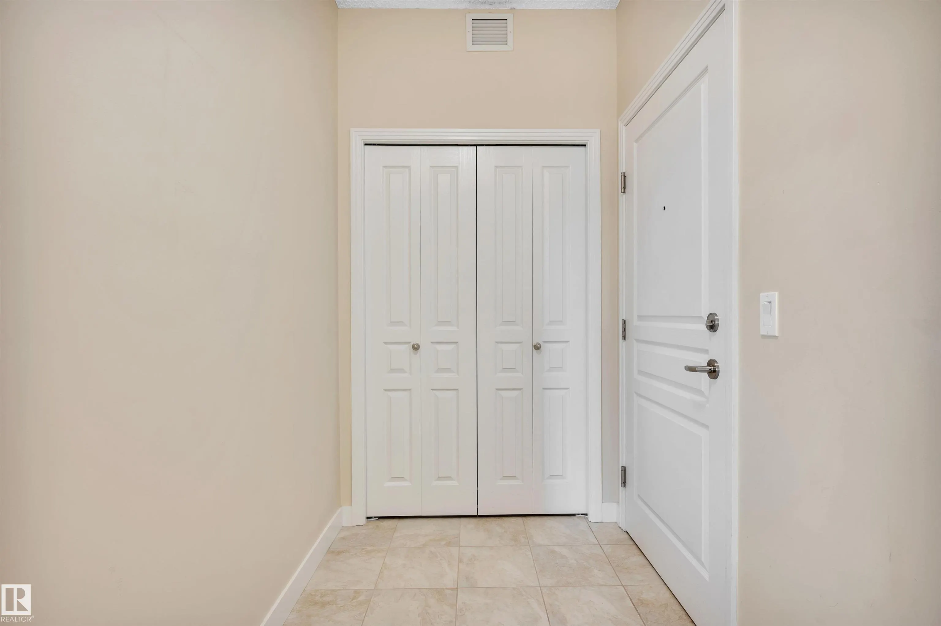 2 AUGUSTINE Crescent