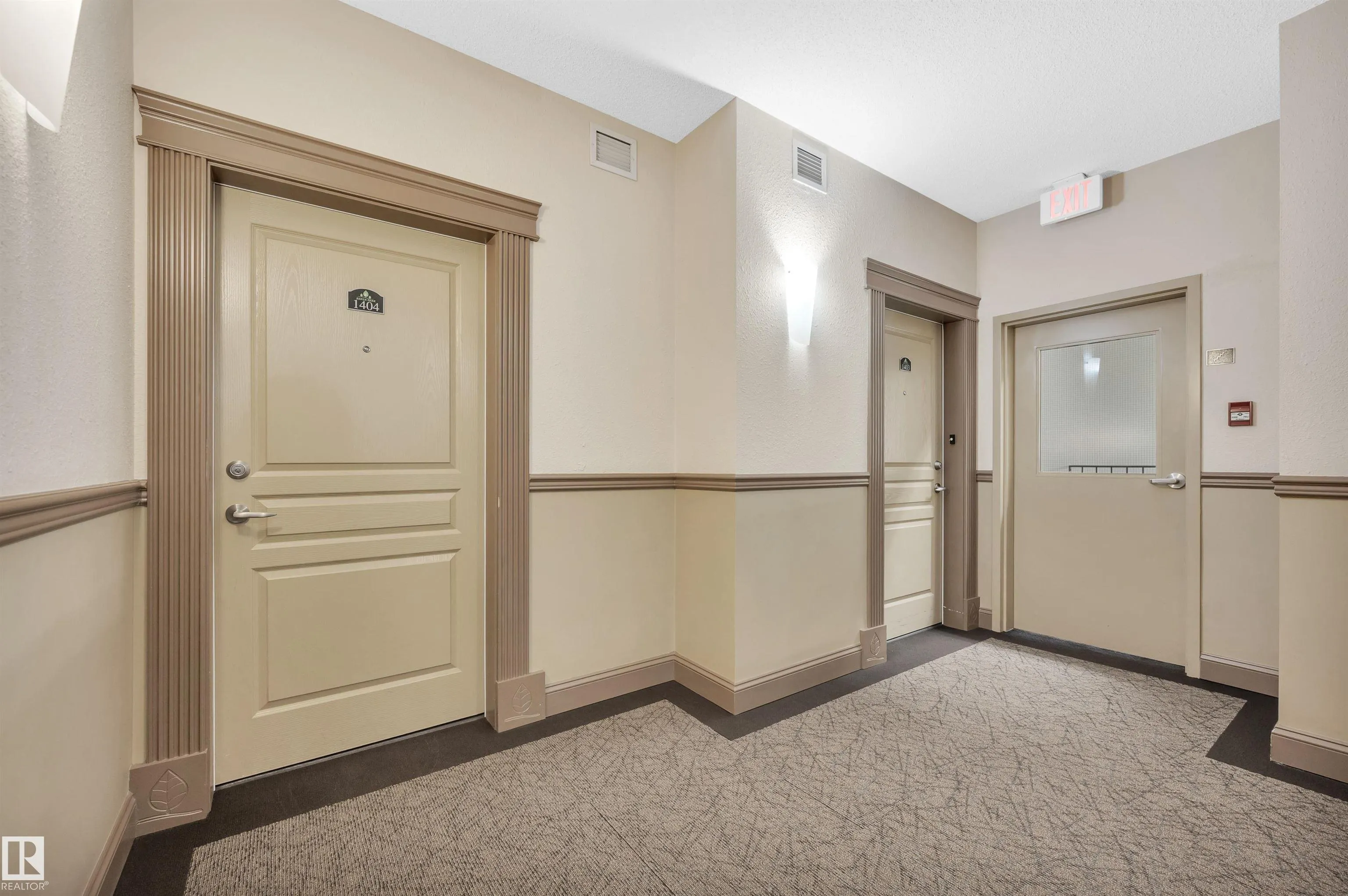 2 AUGUSTINE Crescent