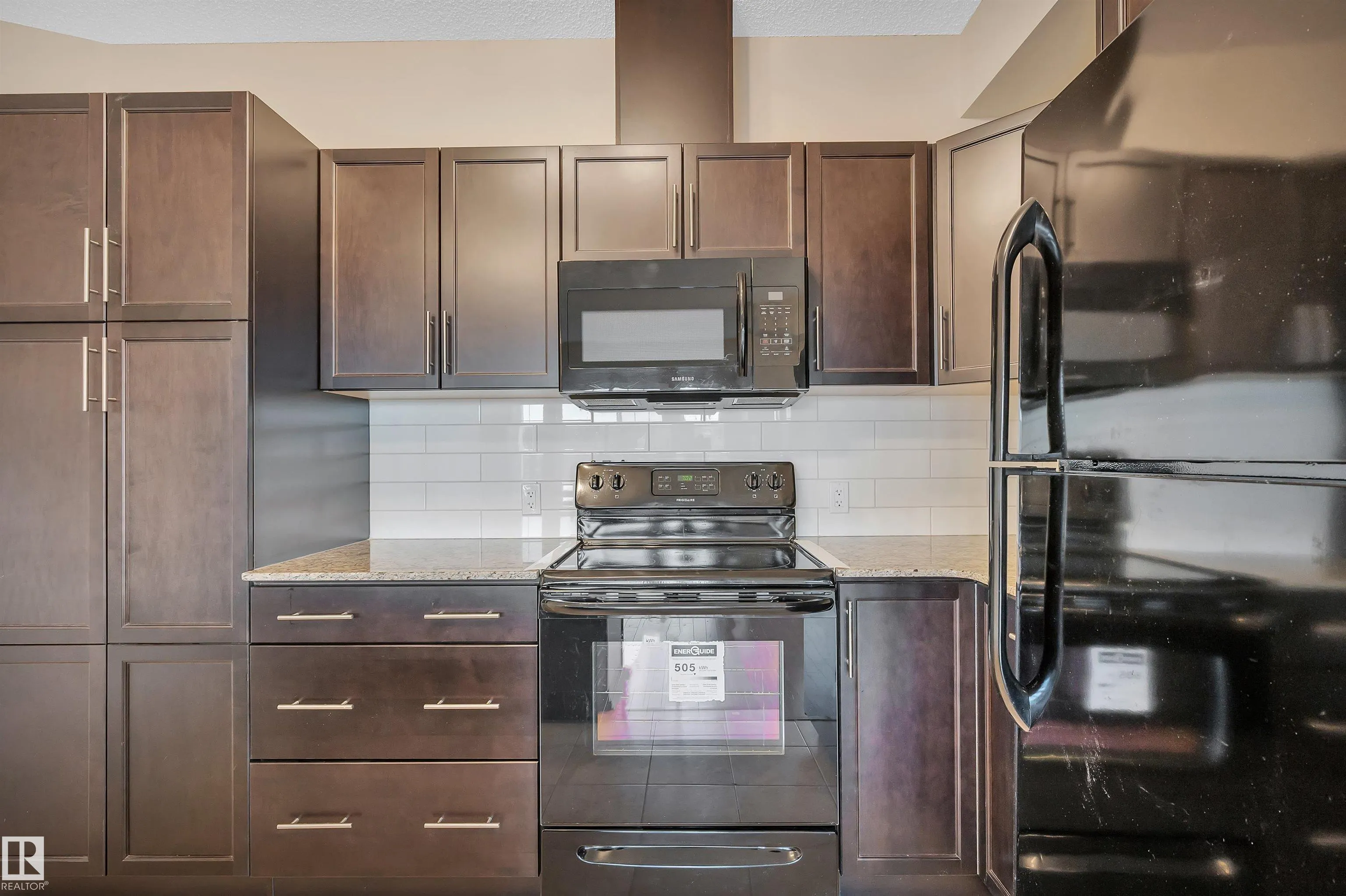 2 AUGUSTINE Crescent